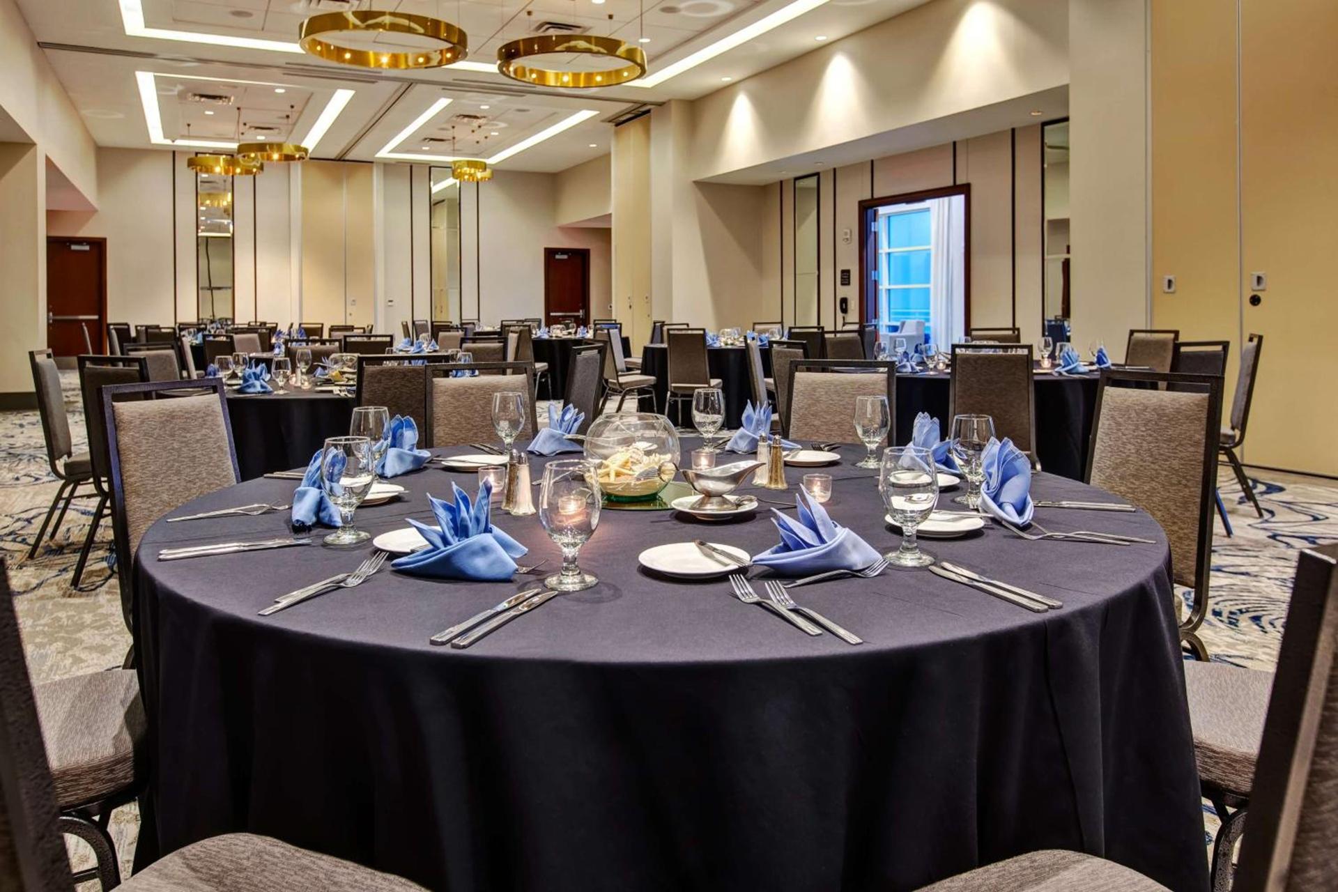 Hilton Garden Inn Virginia Beach Oceanfront photo 24