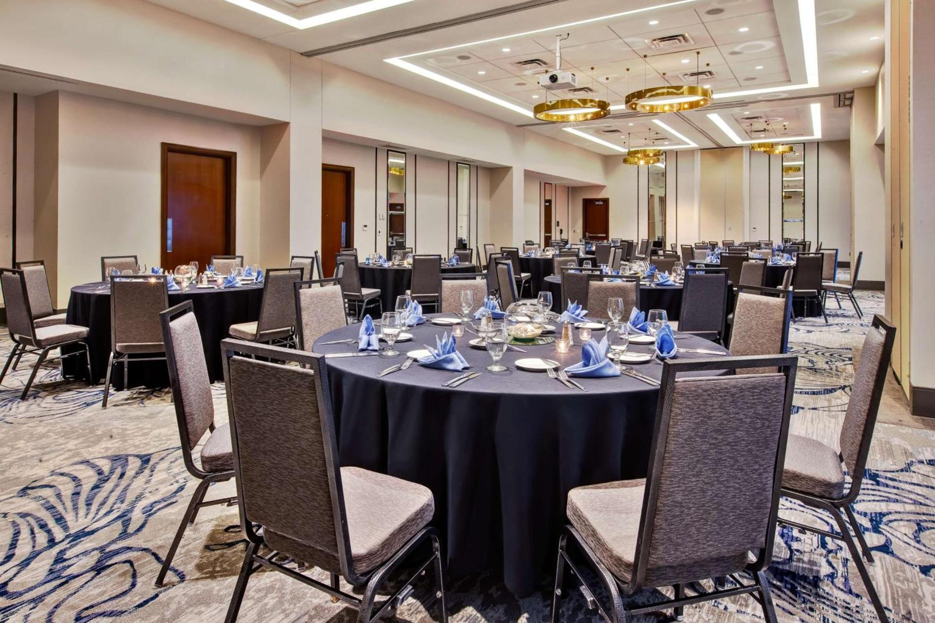 Hilton Garden Inn Virginia Beach Oceanfront photo 23