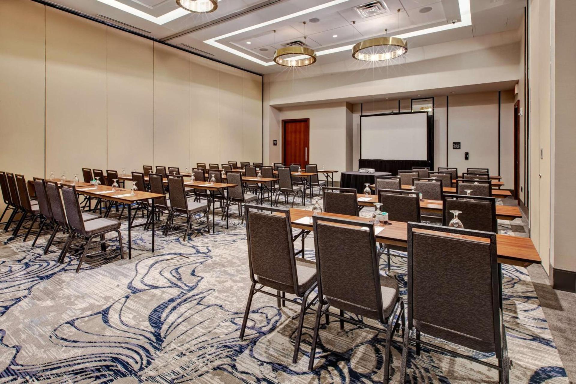 Hilton Garden Inn Virginia Beach Oceanfront photo 59