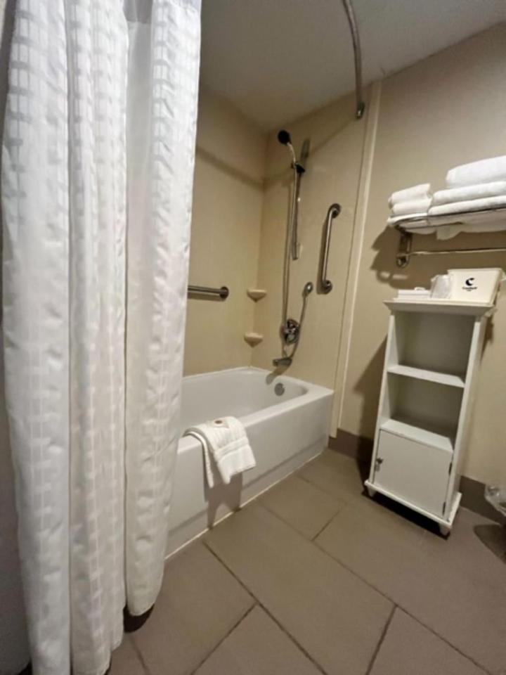 Comfort Inn Bloomington near University photo 35