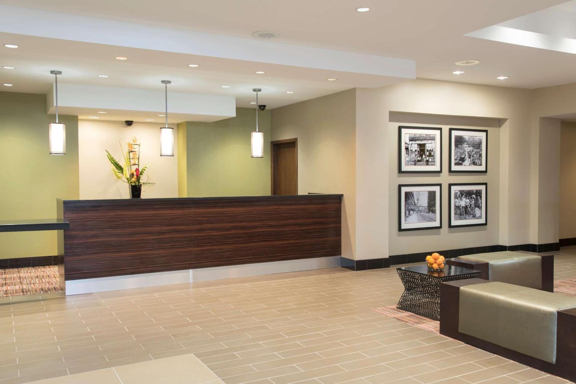 DoubleTree by Hilton Hotel Grand Rapids Airport photo 6