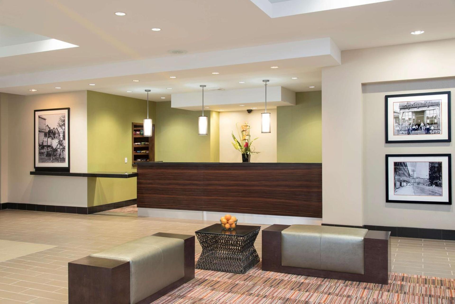 DoubleTree by Hilton Hotel Grand Rapids Airport photo 8