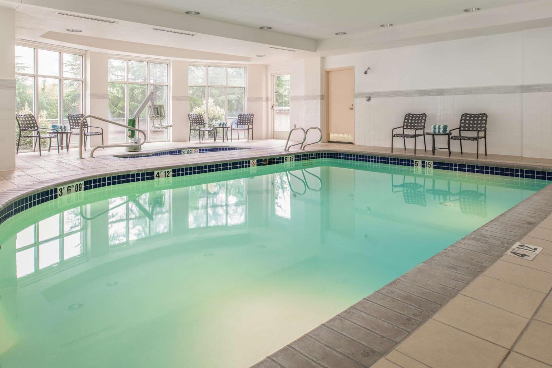 Hilton Garden Inn Portland Lake Oswego photo 6