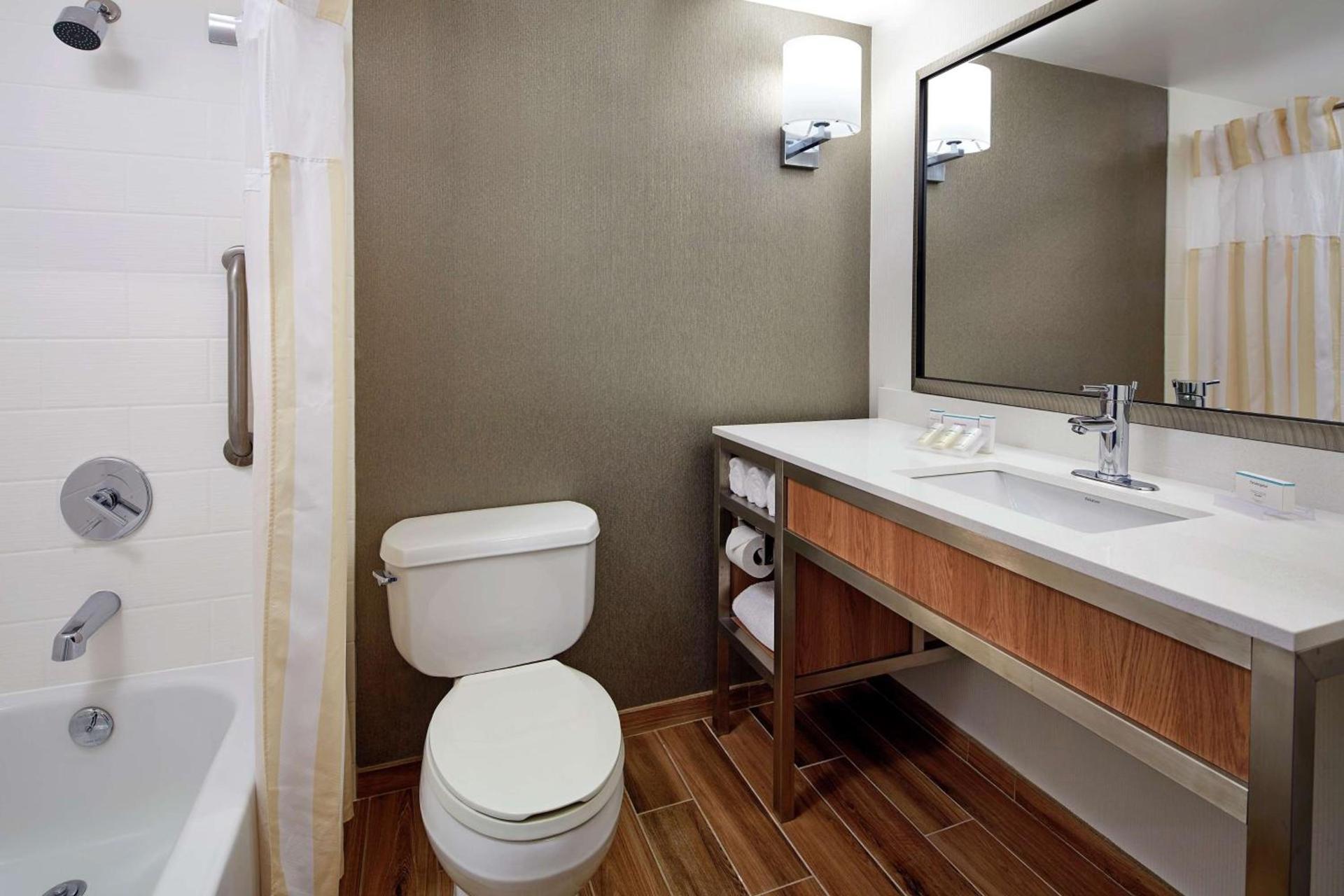 Hilton Garden Inn Portland Lake Oswego photo 14