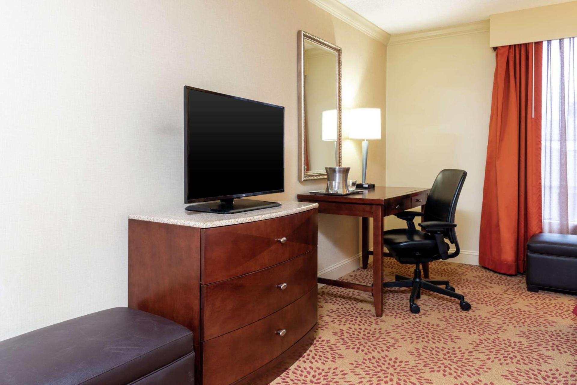 DoubleTree by Hilton Hotel Grand Rapids Airport photo 14