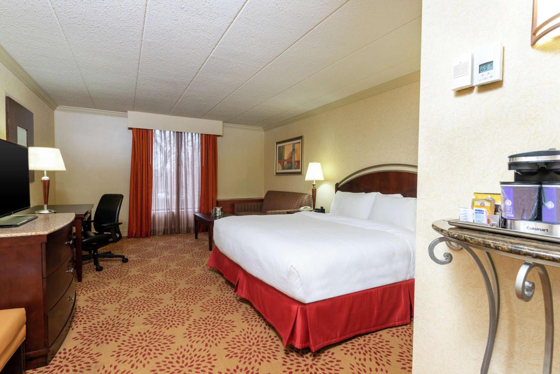 DoubleTree by Hilton Hotel Grand Rapids Airport photo 18
