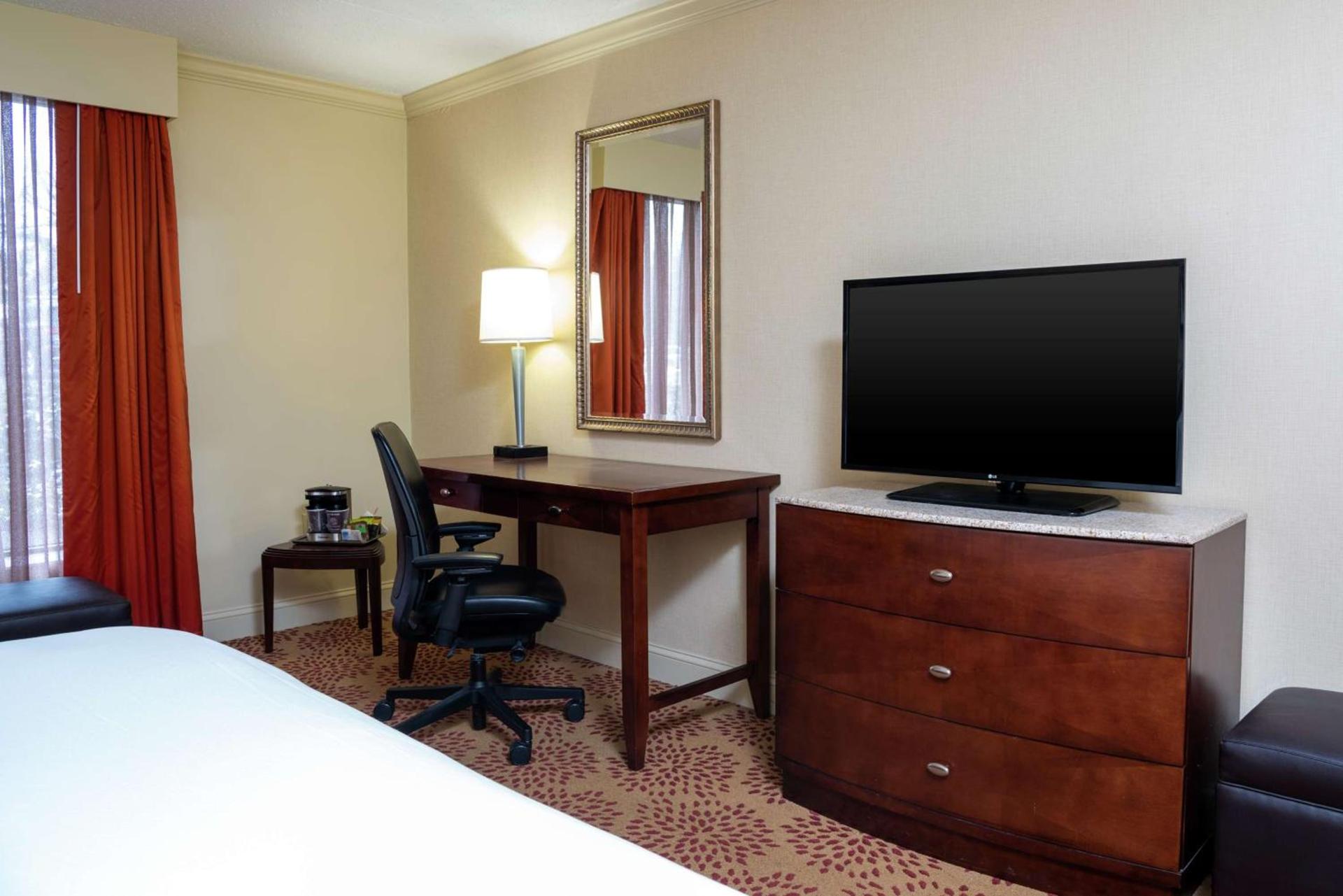 DoubleTree by Hilton Hotel Grand Rapids Airport photo 19