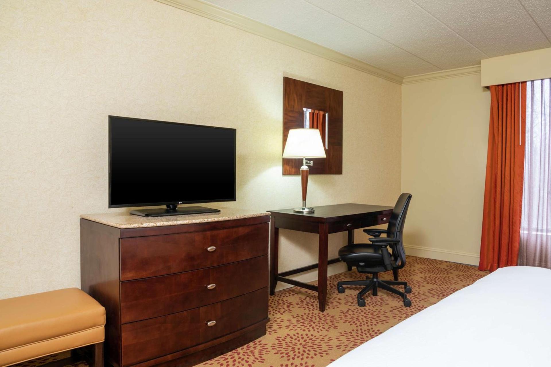 DoubleTree by Hilton Hotel Grand Rapids Airport photo 20