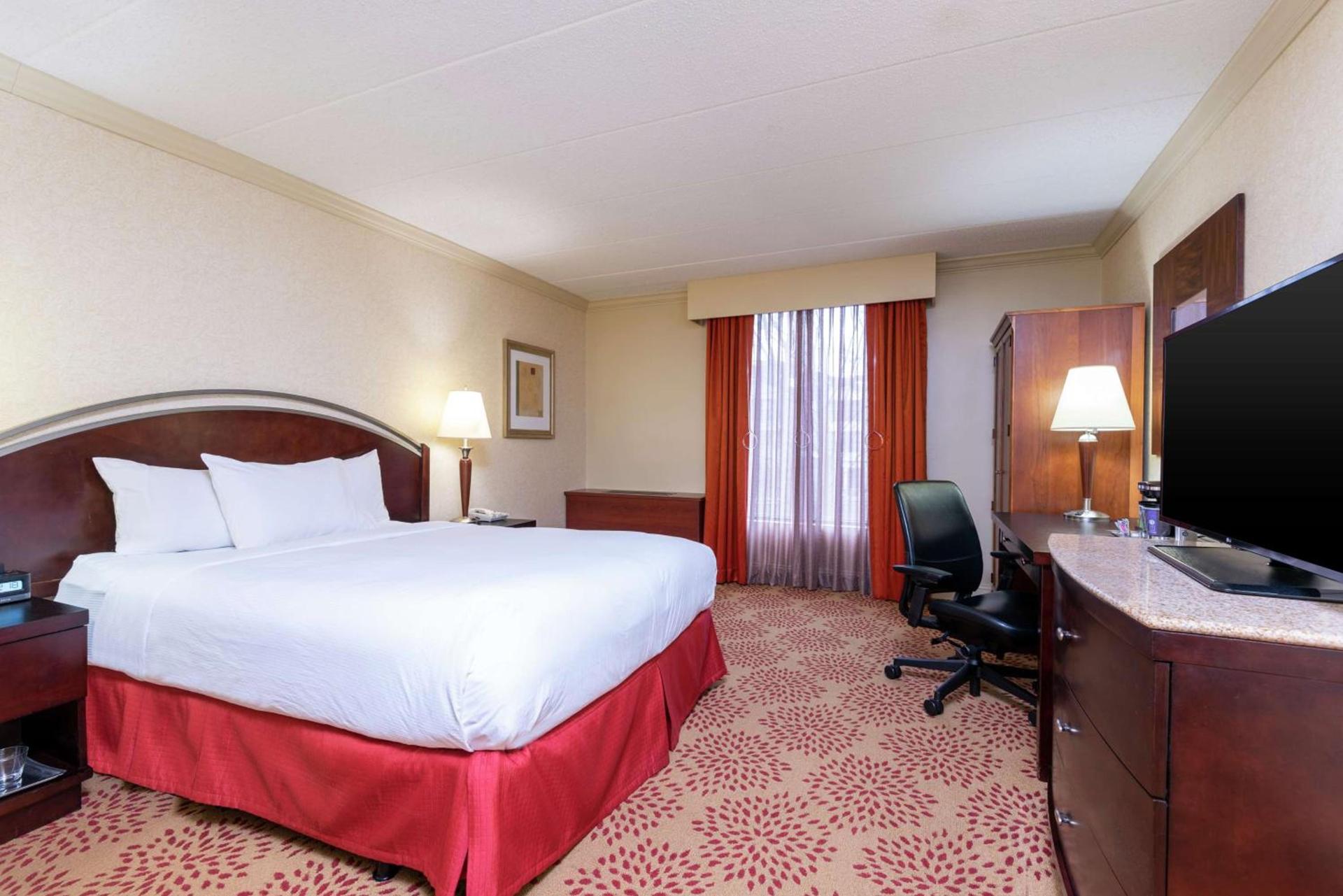 DoubleTree by Hilton Hotel Grand Rapids Airport photo 36