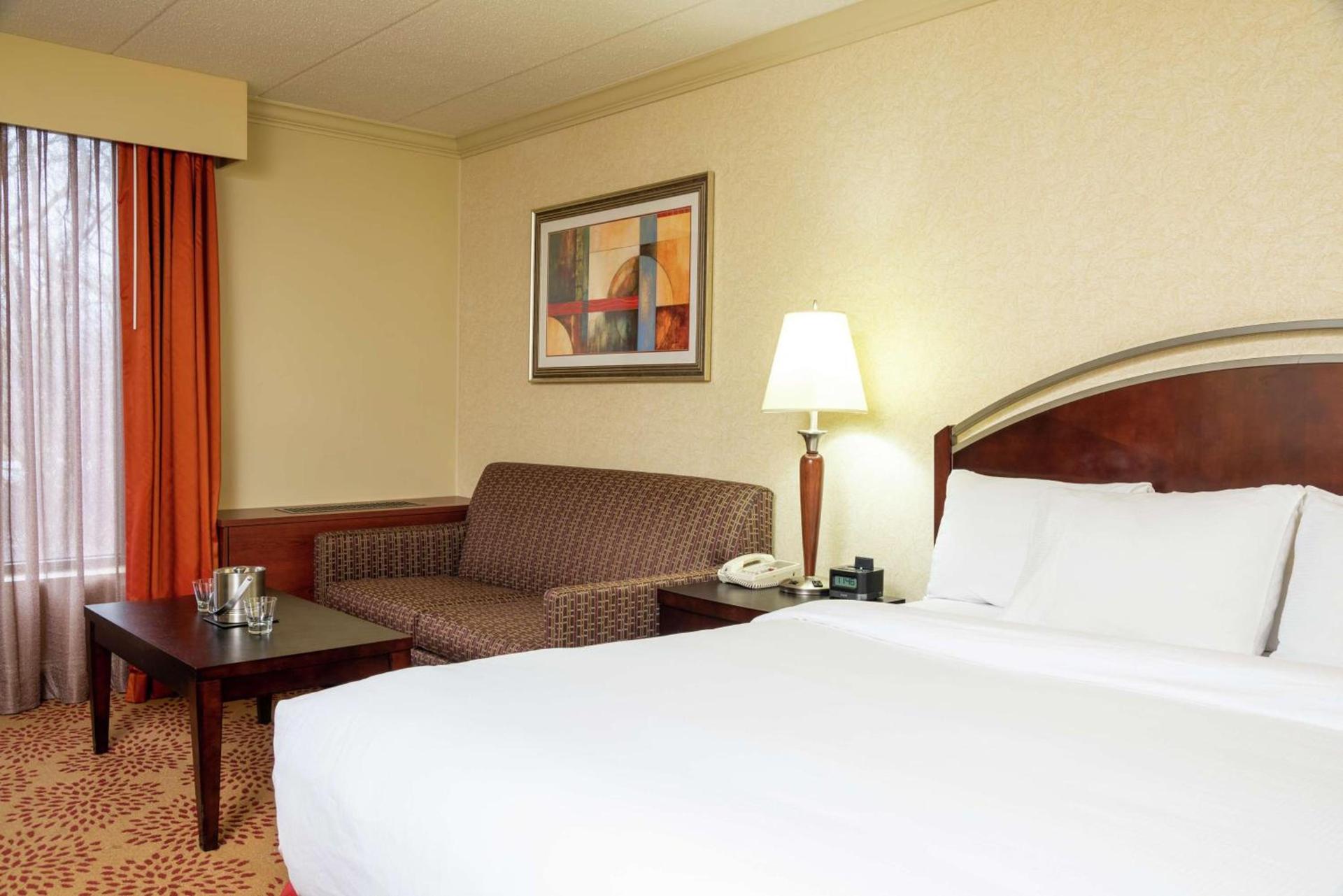 DoubleTree by Hilton Hotel Grand Rapids Airport photo 37