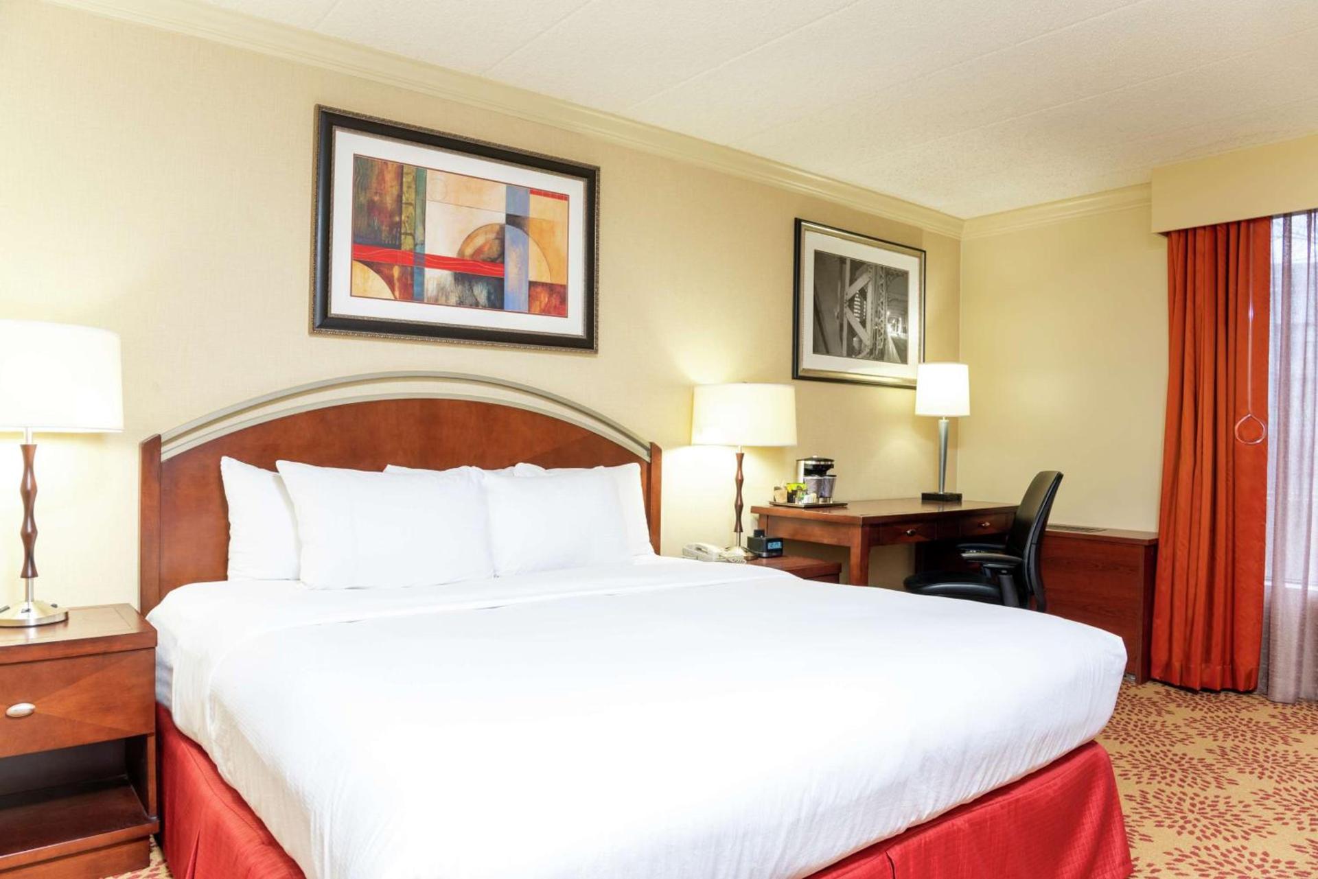 DoubleTree by Hilton Hotel Grand Rapids Airport photo 41