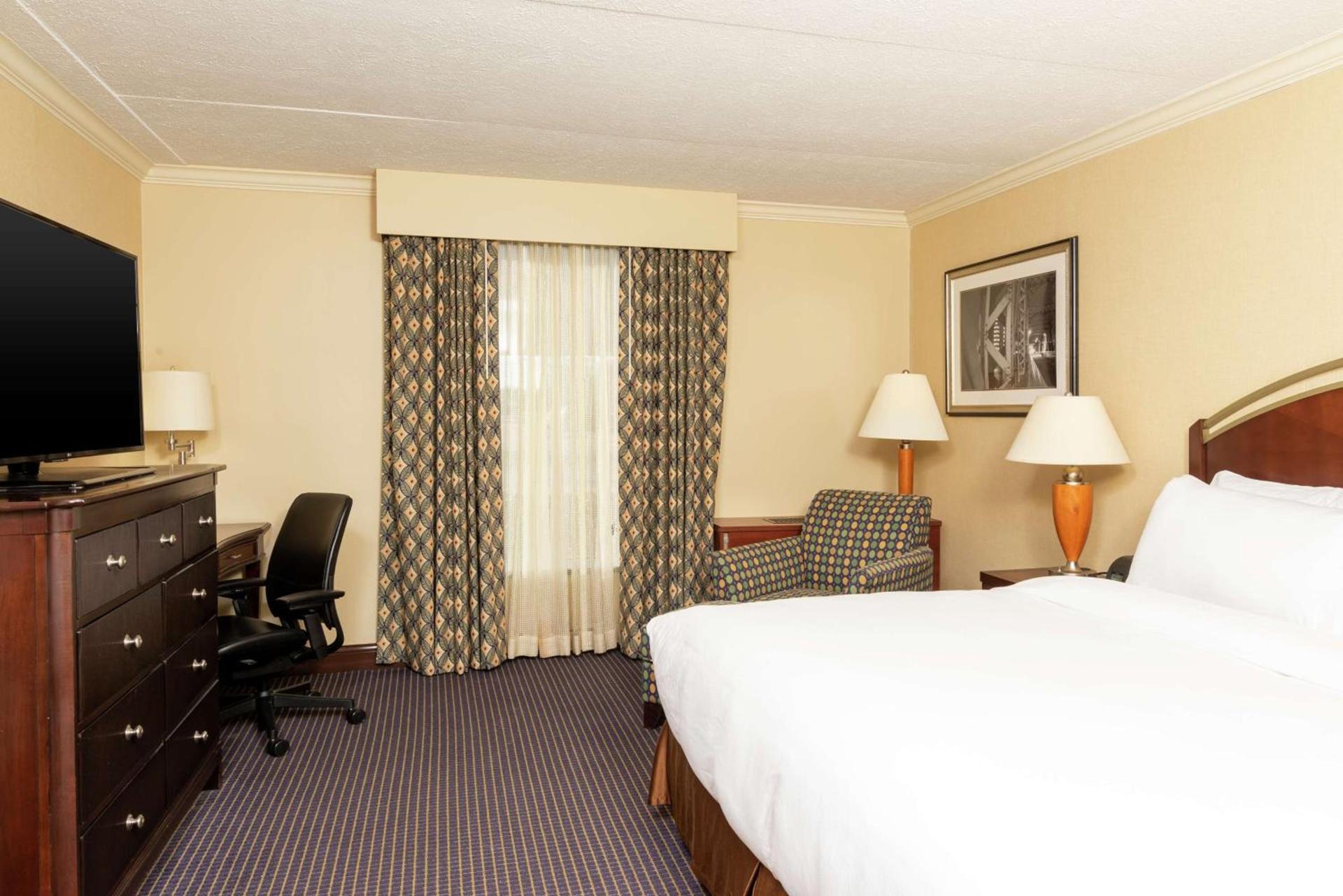DoubleTree by Hilton Hotel Grand Rapids Airport photo 45