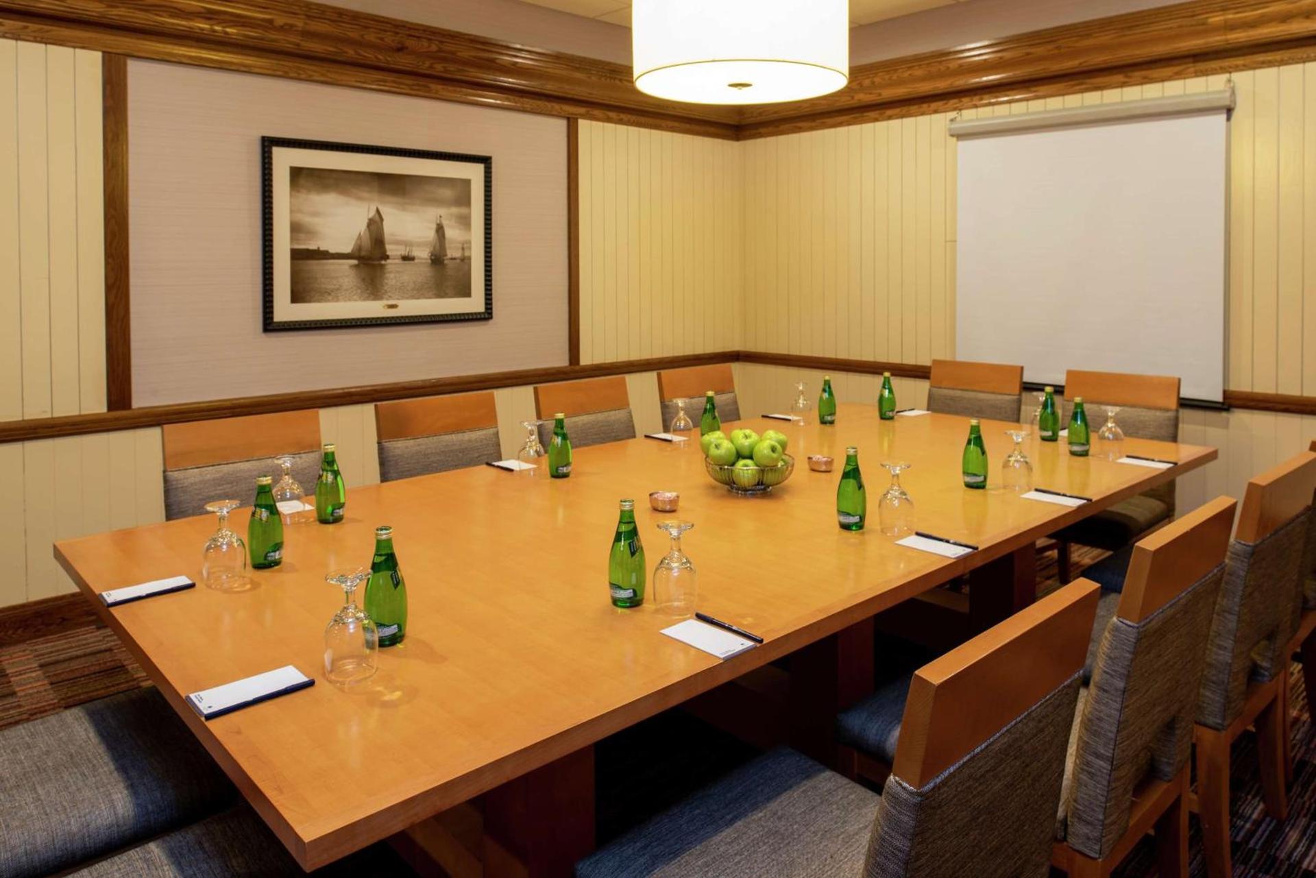 DoubleTree by Hilton Hotel Grand Rapids Airport photo 54