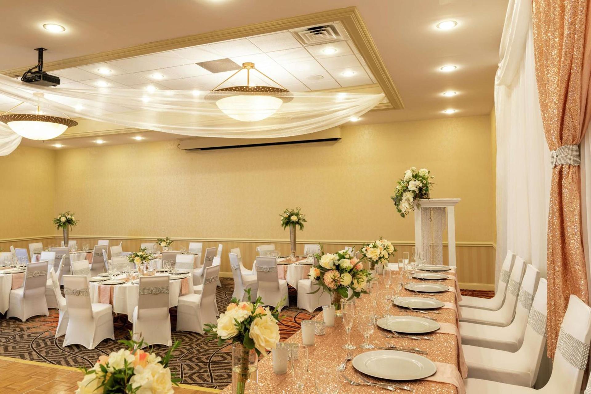DoubleTree by Hilton Hotel Grand Rapids Airport photo 55