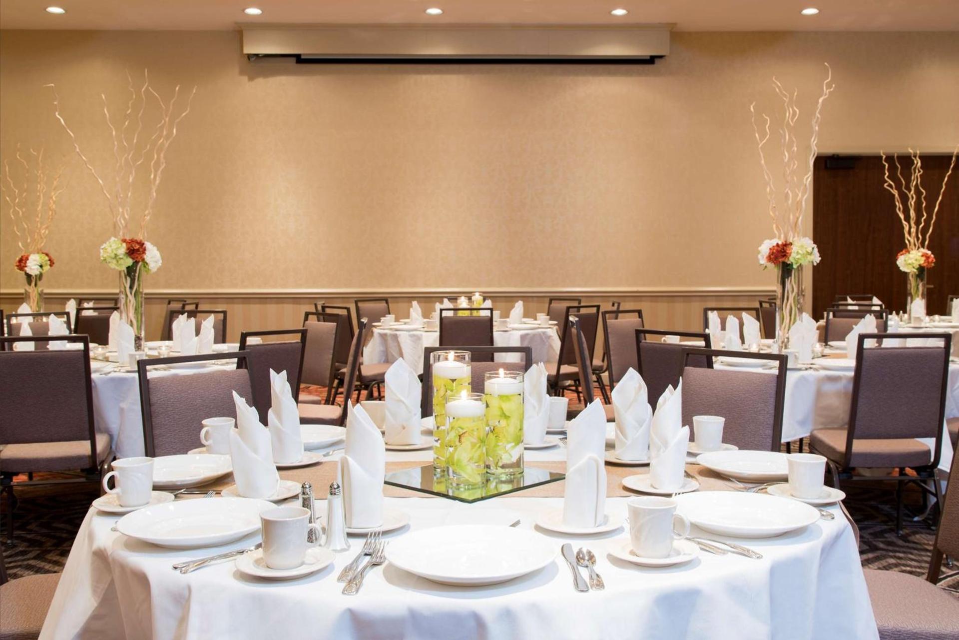 DoubleTree by Hilton Hotel Grand Rapids Airport photo 70