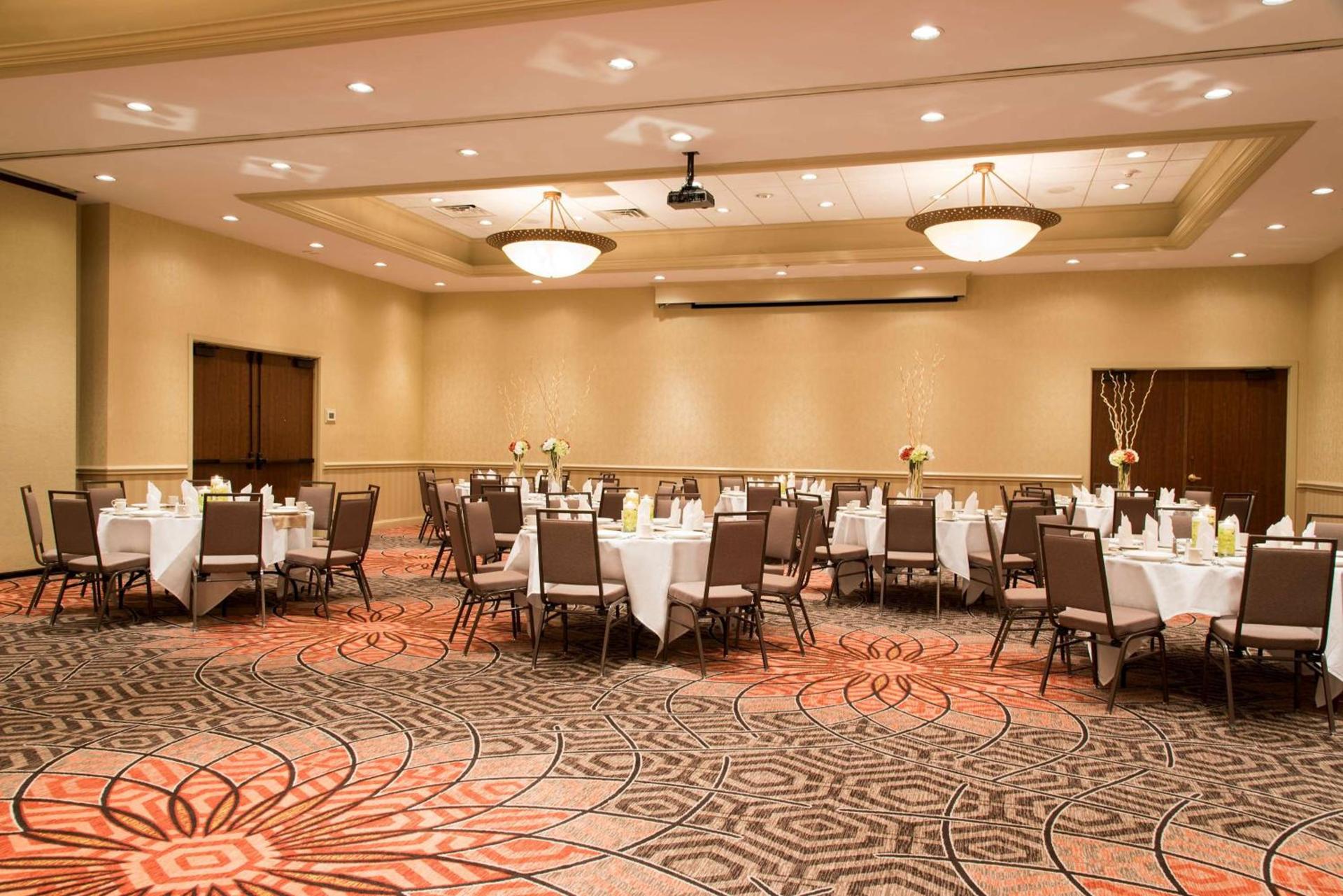 DoubleTree by Hilton Hotel Grand Rapids Airport photo 71