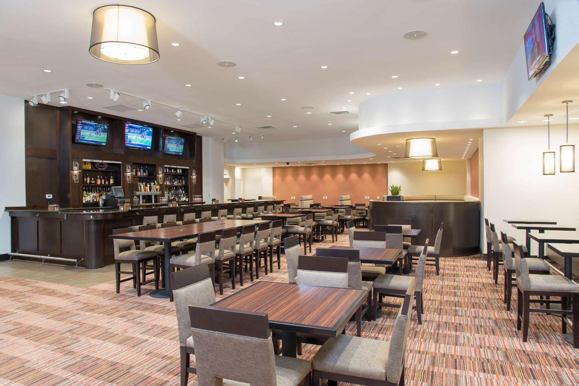 DoubleTree by Hilton Hotel Grand Rapids Airport photo 75