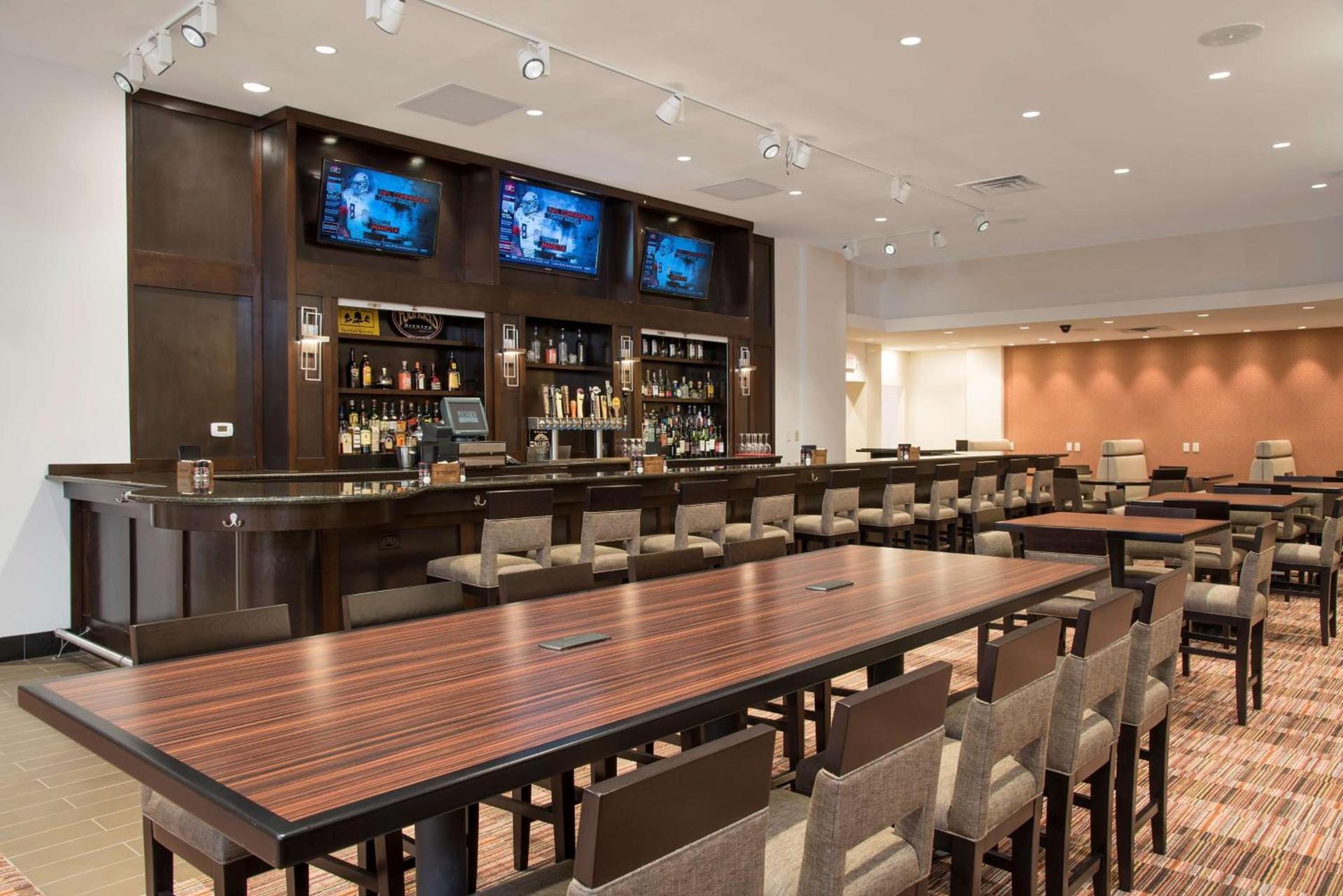 DoubleTree by Hilton Hotel Grand Rapids Airport photo 76