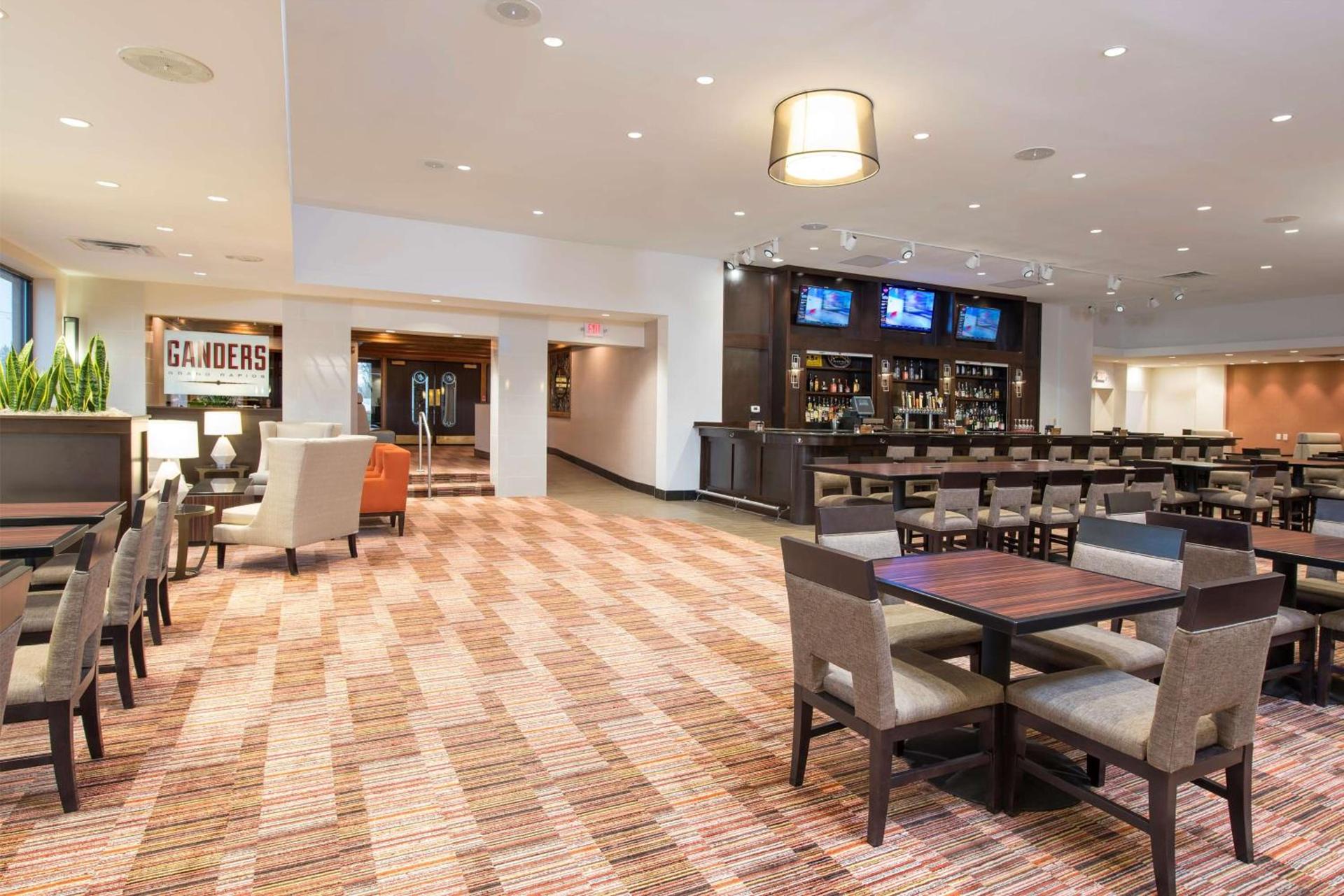 DoubleTree by Hilton Hotel Grand Rapids Airport photo 77