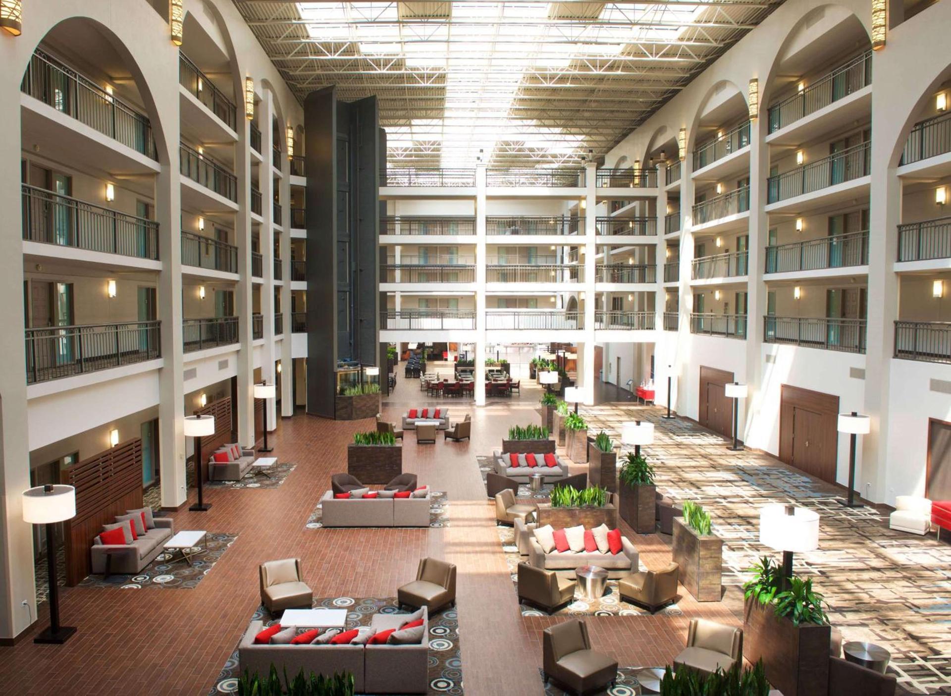 Embassy Suites by Hilton Detroit - Livonia/Novi photo 3