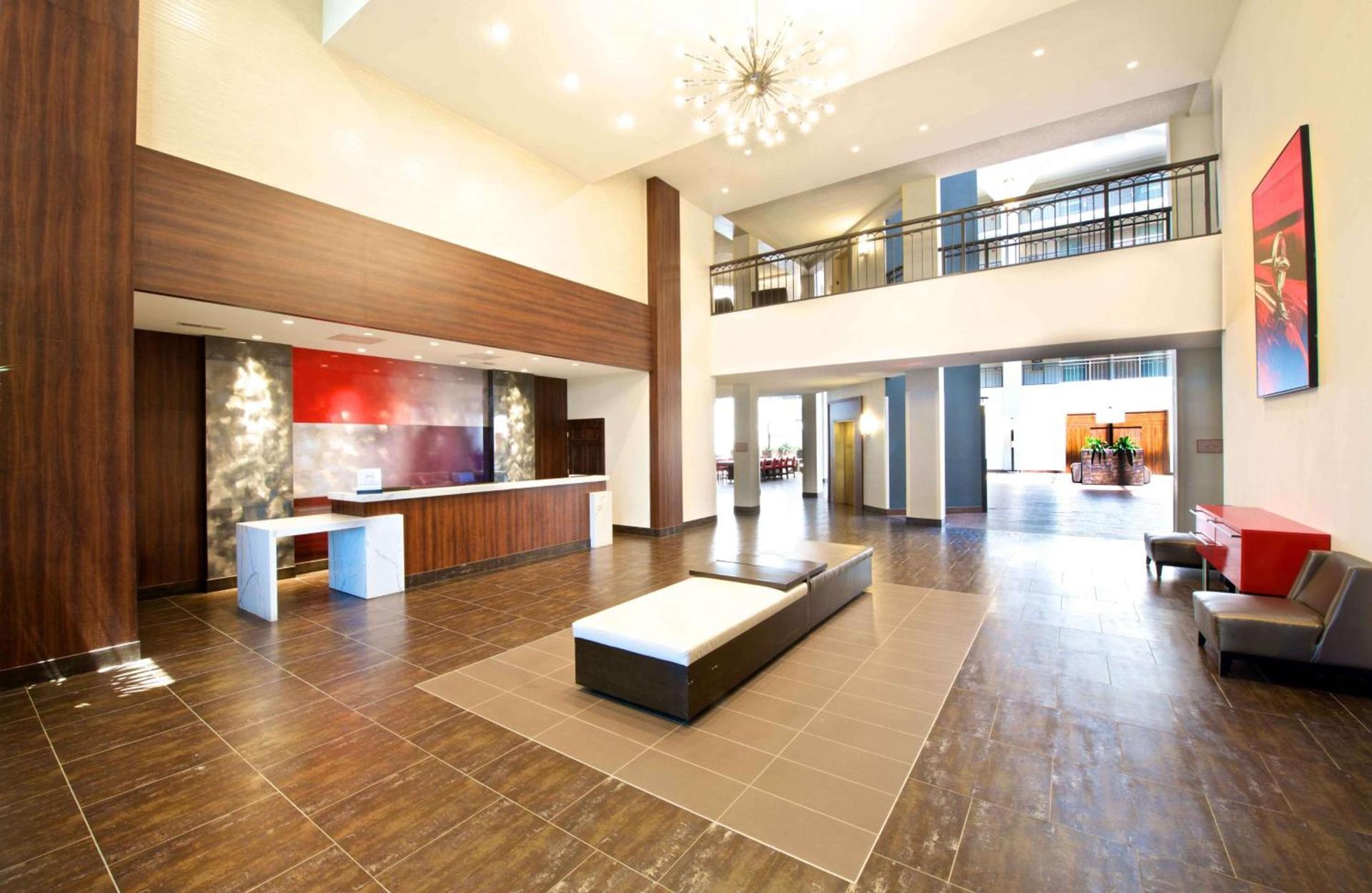 Embassy Suites by Hilton Detroit - Livonia/Novi photo 5
