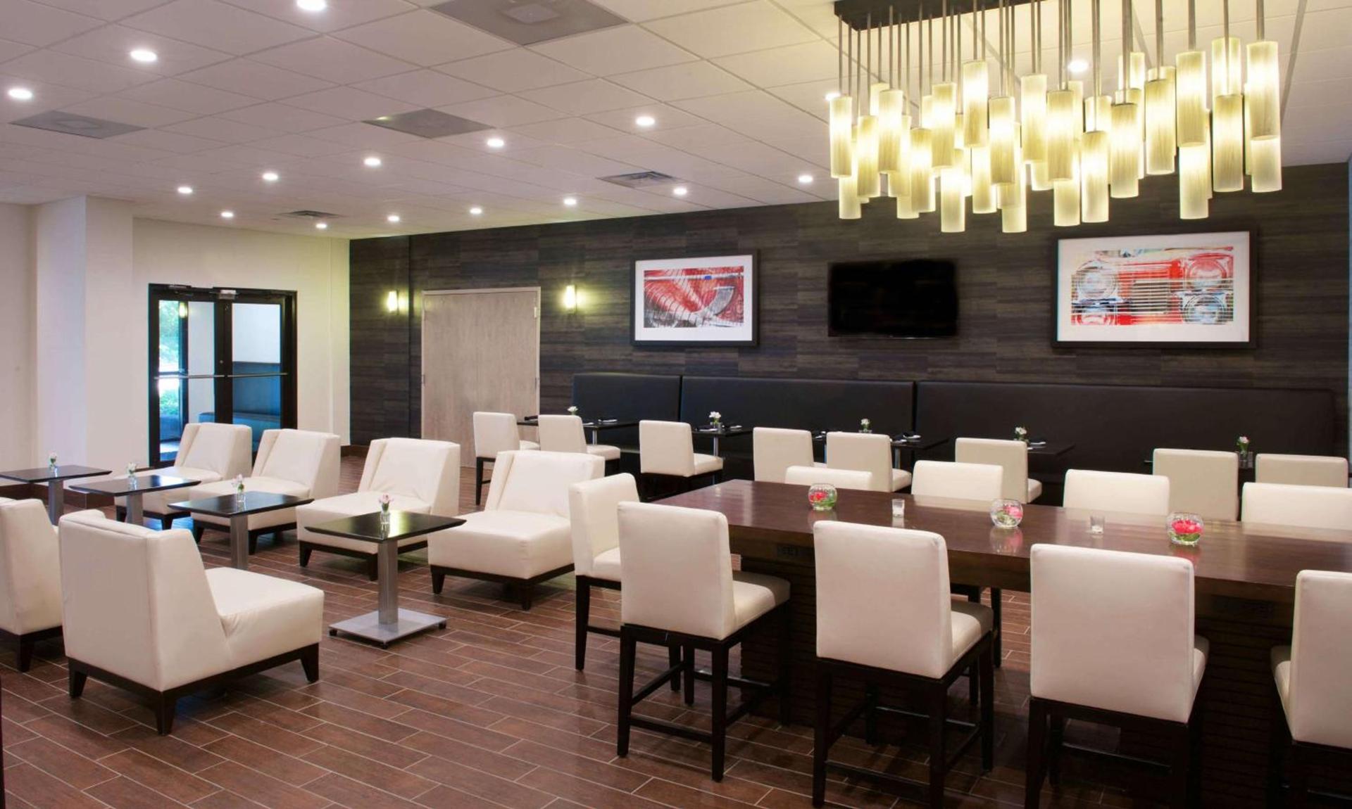 Embassy Suites by Hilton Detroit - Livonia/Novi photo 9