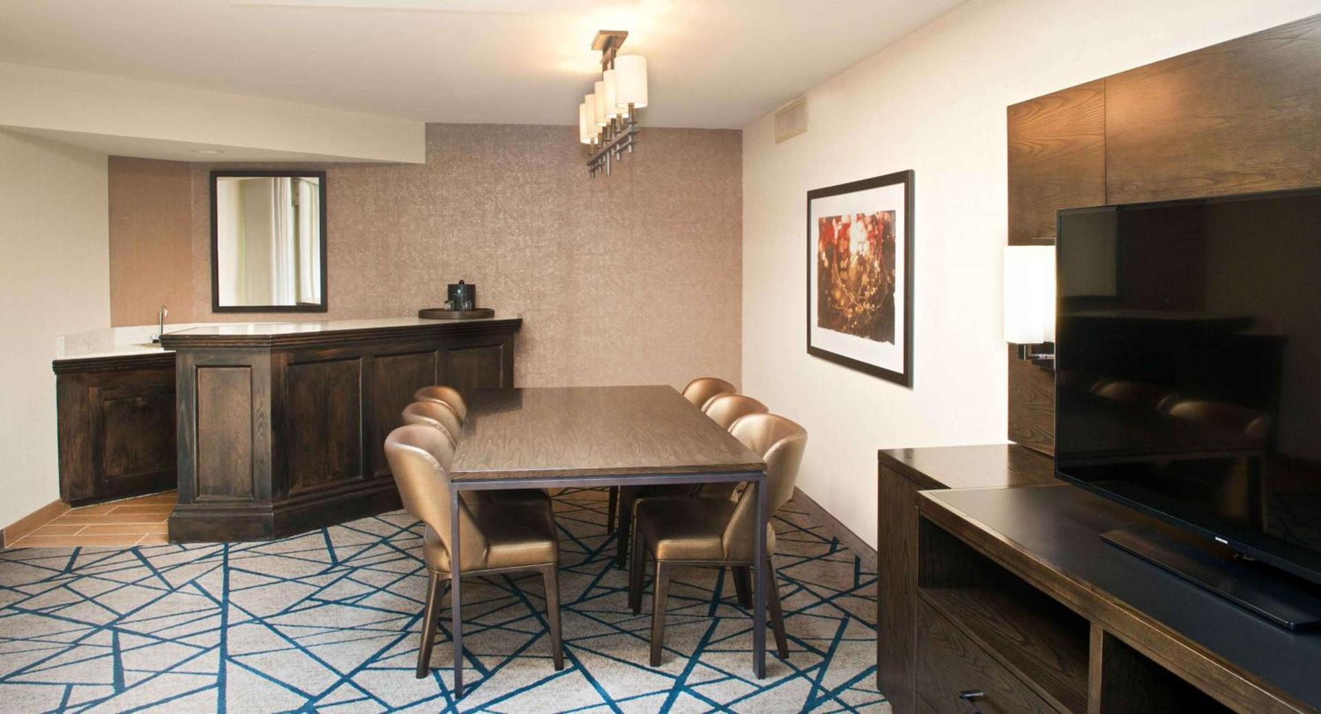 Embassy Suites by Hilton Detroit - Livonia/Novi photo 21