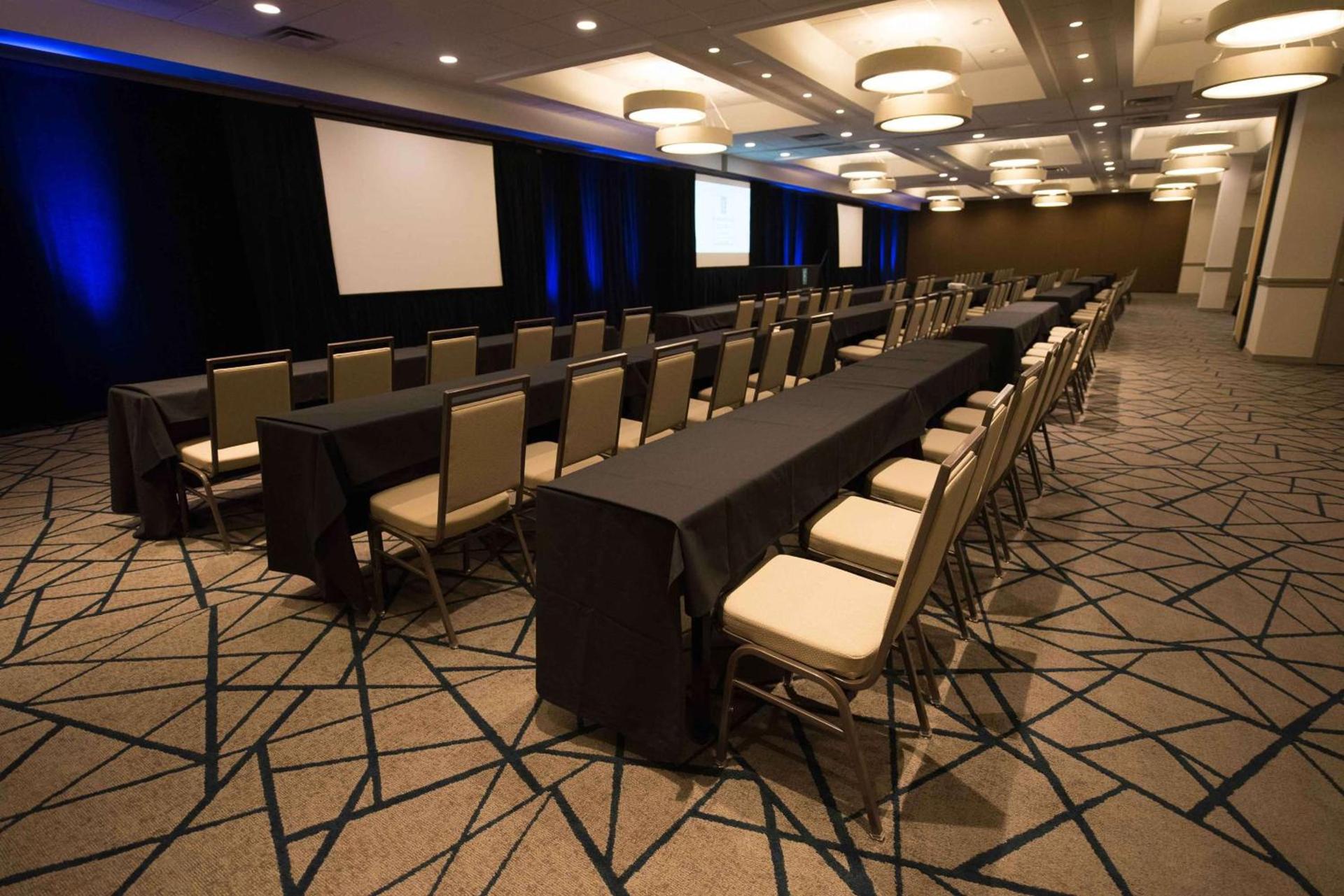Embassy Suites by Hilton Detroit - Livonia/Novi photo 29
