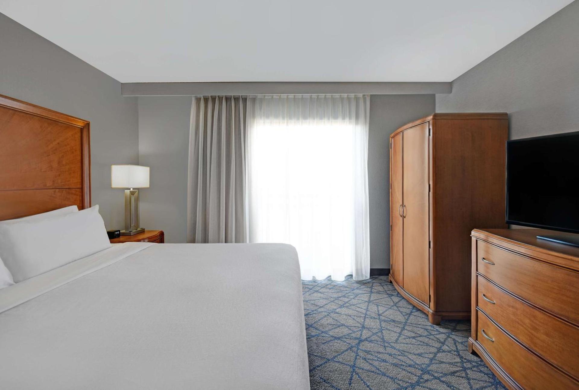 Embassy Suites by Hilton Detroit - Livonia/Novi photo 33