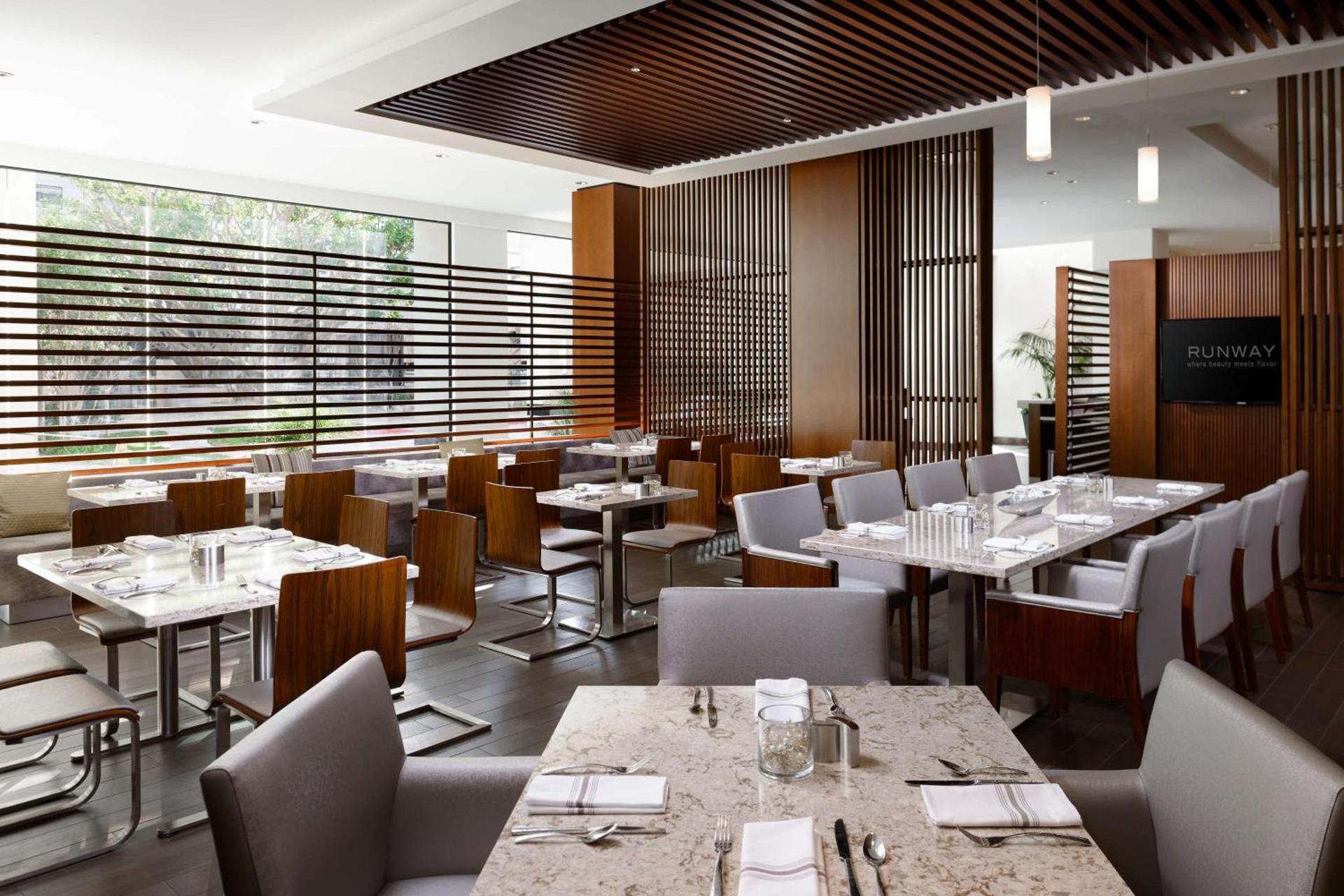 Hilton Woodland Hills/ Los Angeles photo 11