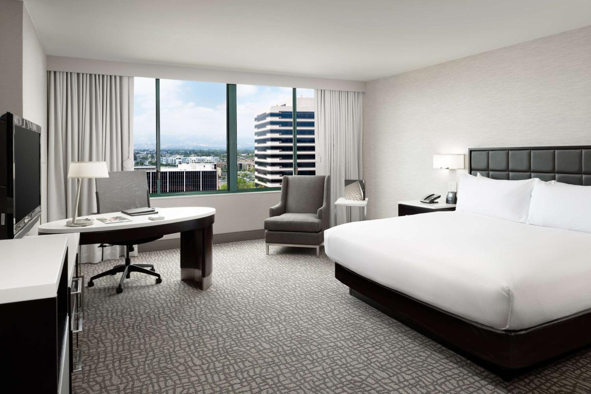Hilton Woodland Hills/ Los Angeles photo 25