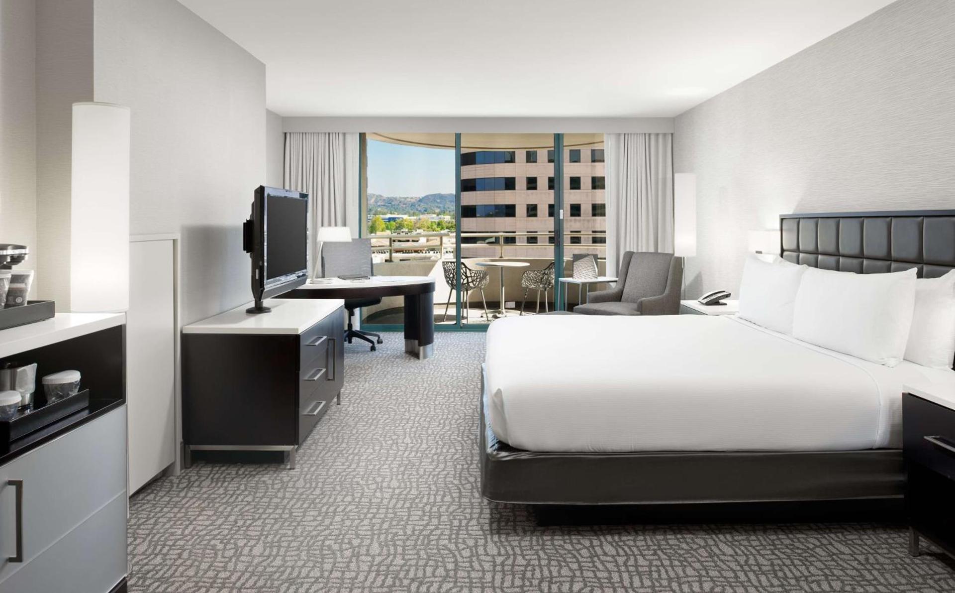 Hilton Woodland Hills/ Los Angeles photo 27