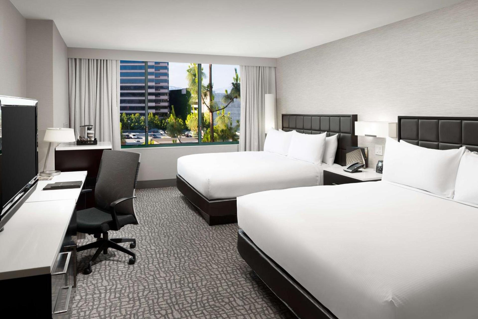 Hilton Woodland Hills/ Los Angeles photo 32