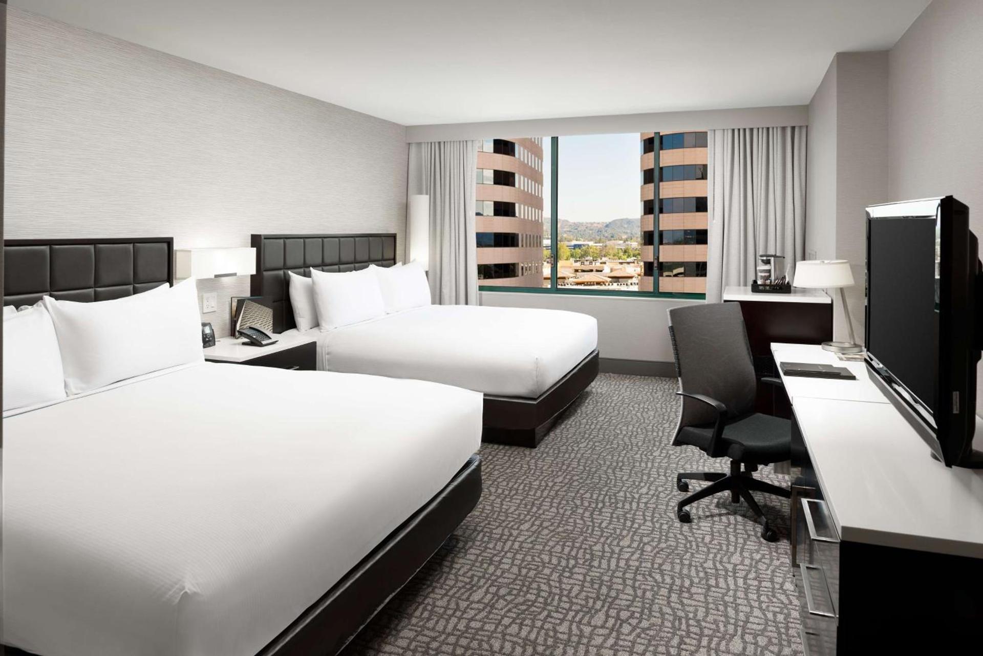 Hilton Woodland Hills/ Los Angeles photo 33