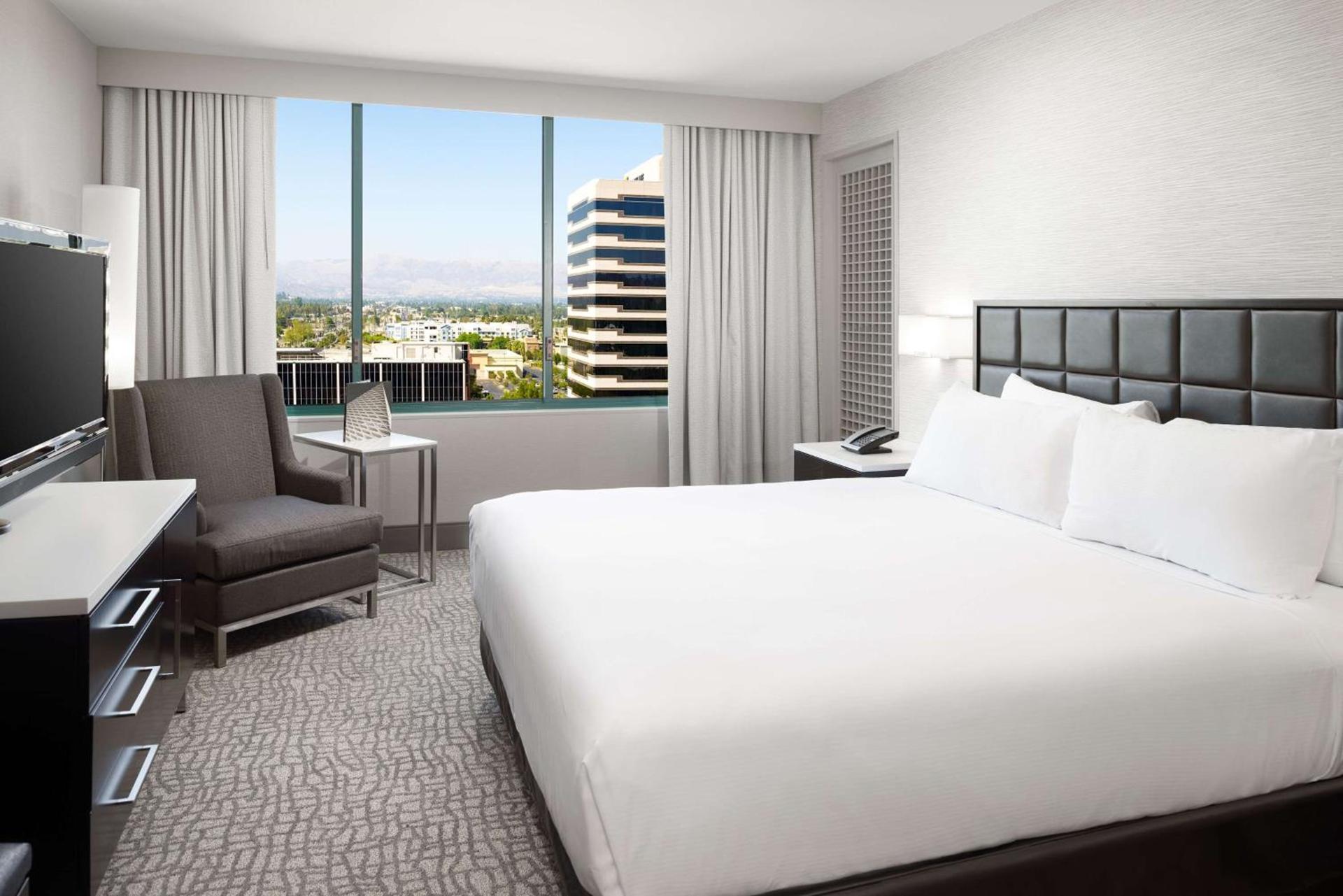 Hilton Woodland Hills/ Los Angeles photo 35