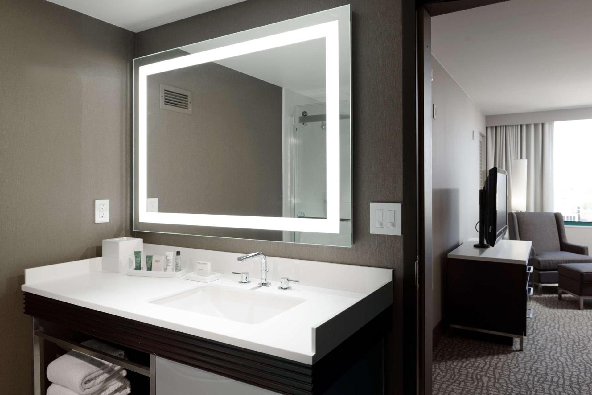 Hilton Woodland Hills/ Los Angeles photo 37
