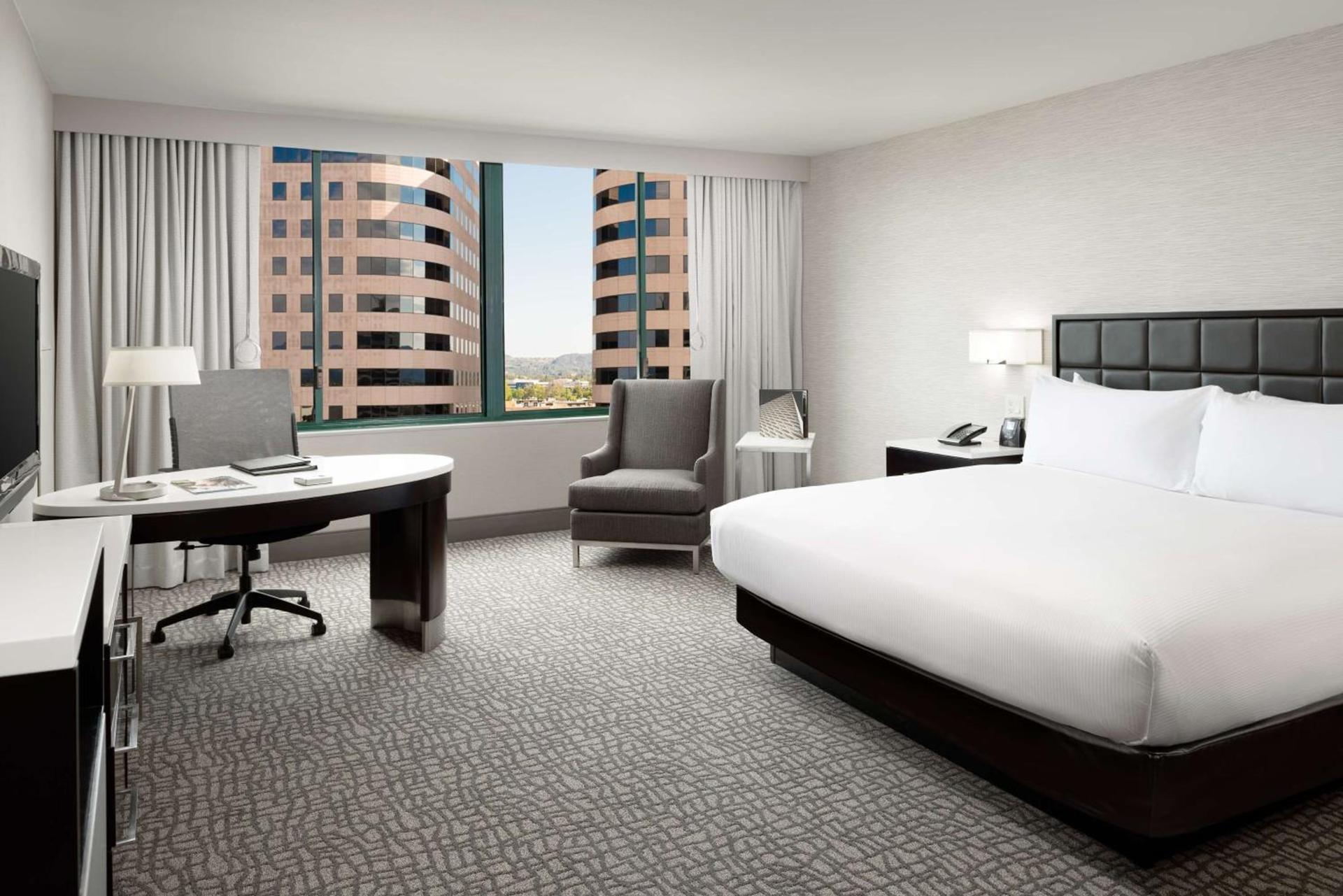Hilton Woodland Hills/ Los Angeles photo 47