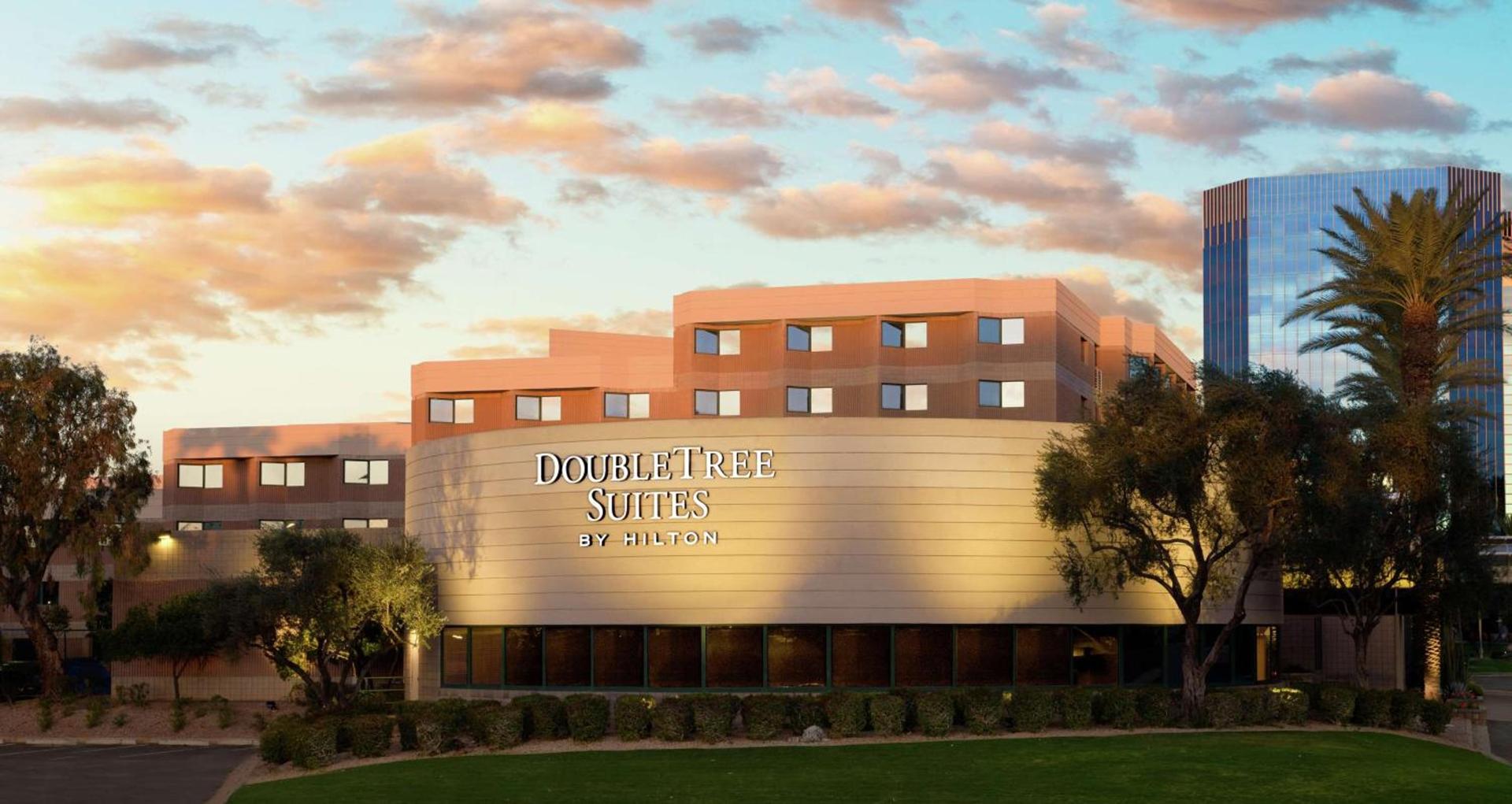 DoubleTree Suites by Hilton Phoenix photo 2