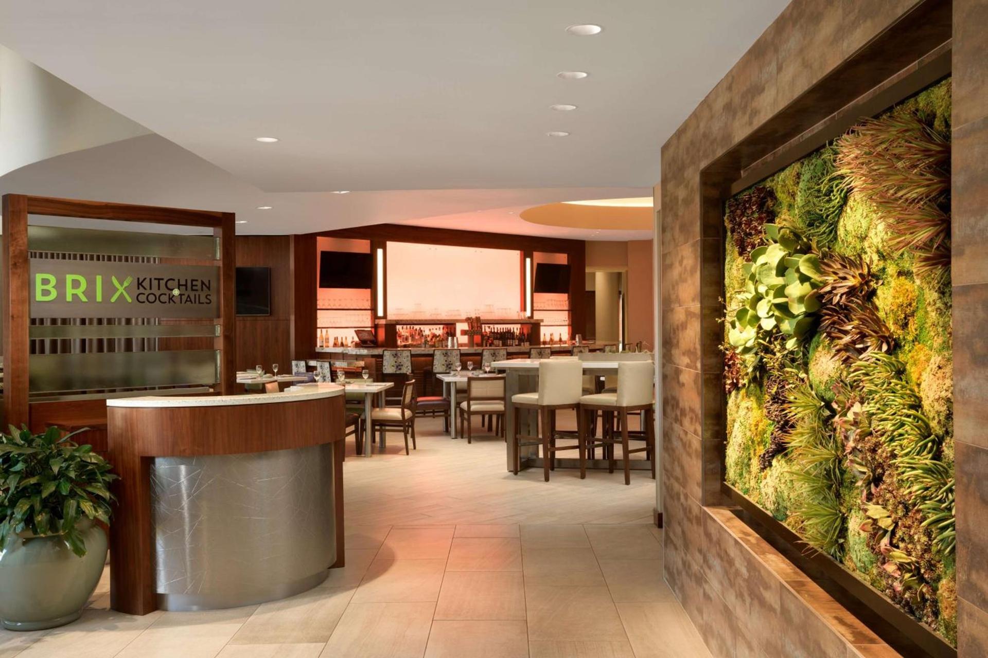 DoubleTree Suites by Hilton Phoenix photo 9