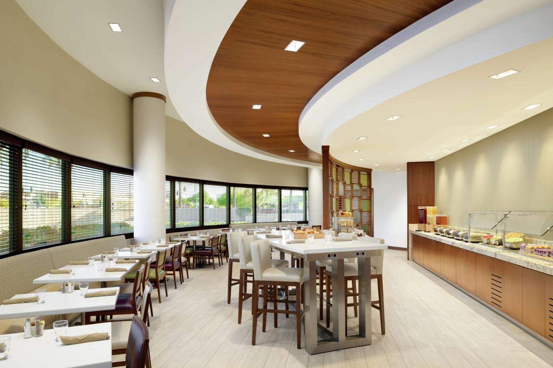 DoubleTree Suites by Hilton Phoenix photo 13