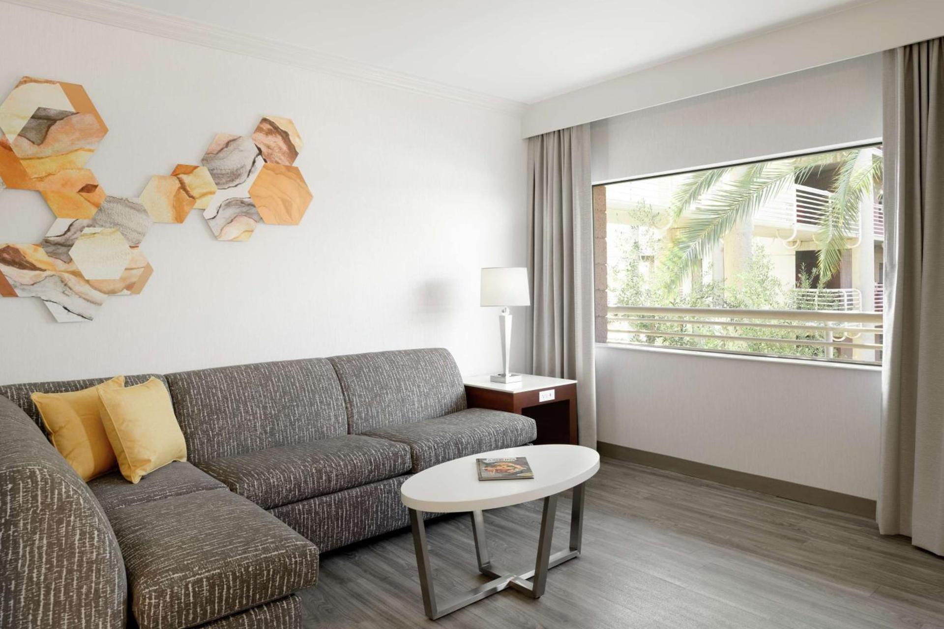 DoubleTree Suites by Hilton Phoenix photo 24