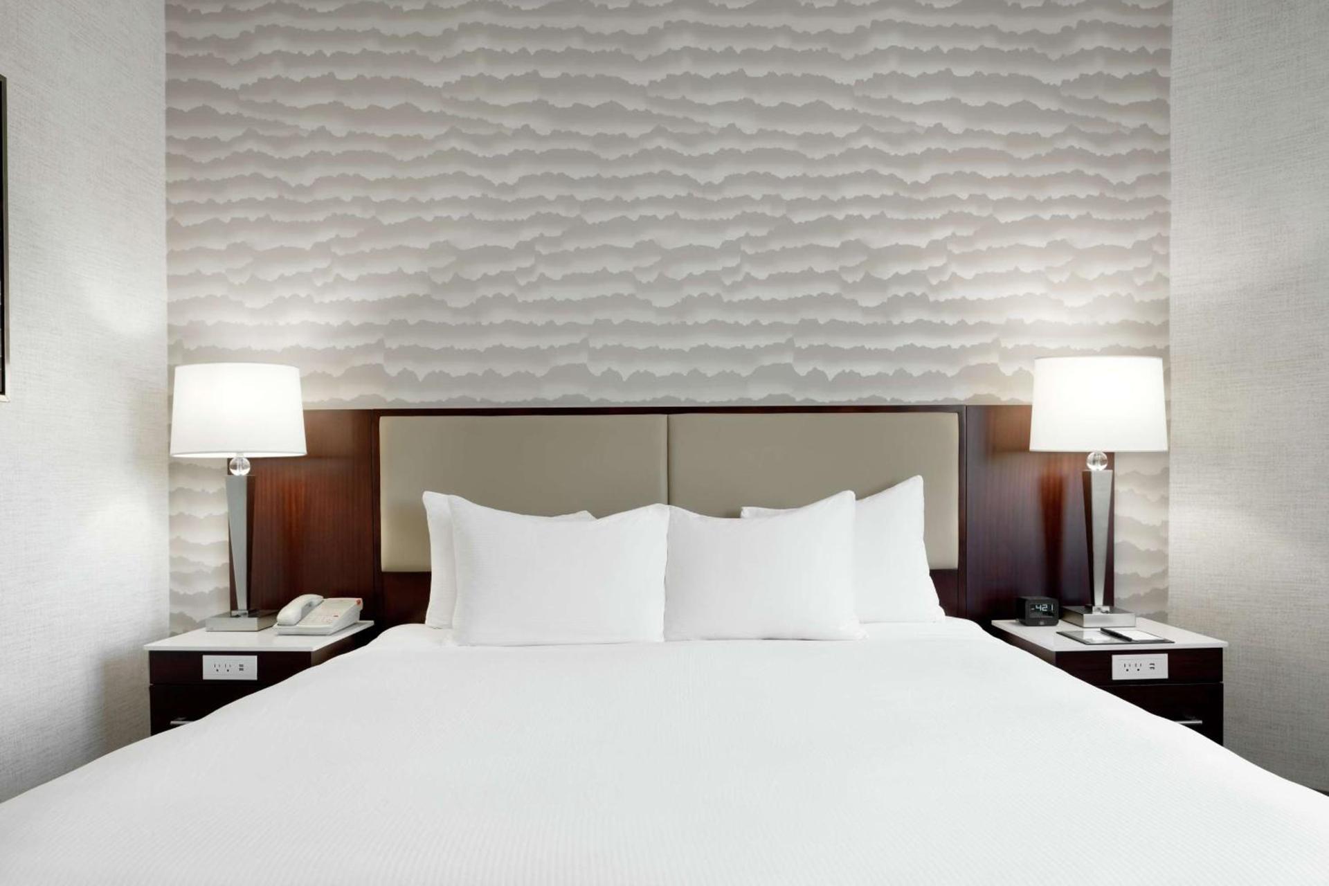DoubleTree Suites by Hilton Phoenix photo 26