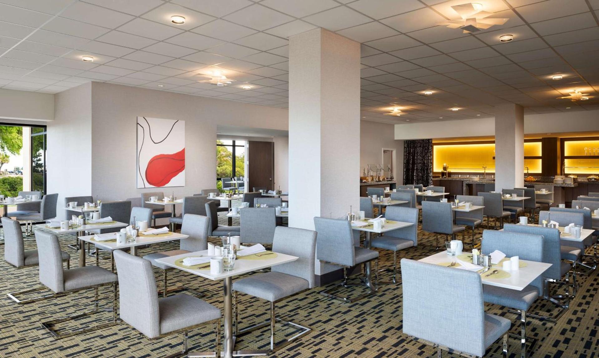 Hilton San Francisco Airport Bayfront - No Resort Fee photo 11