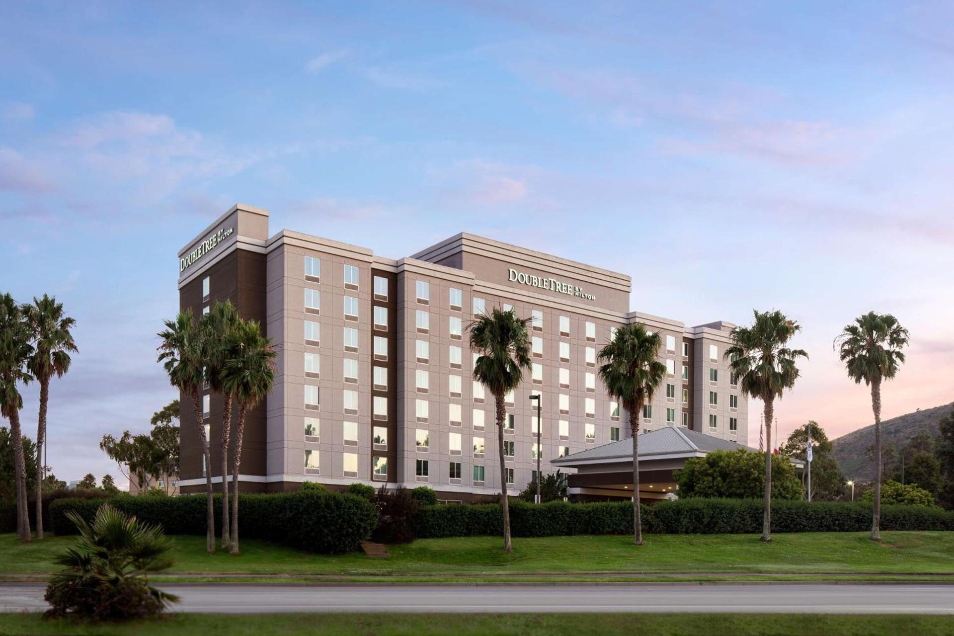 DoubleTree by Hilton San Francisco Airport North Bayfront photo 1