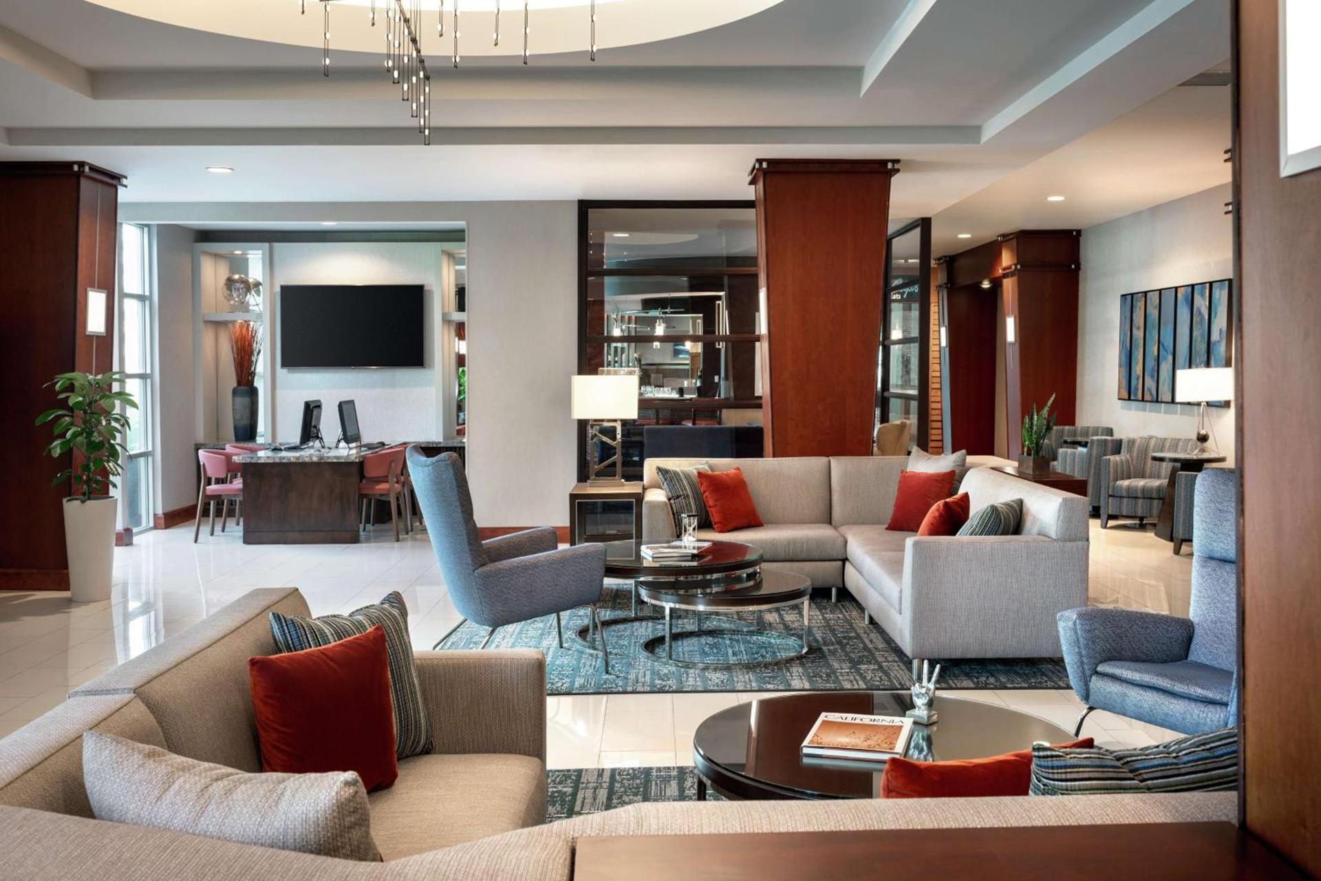 DoubleTree by Hilton San Francisco Airport North Bayfront photo 3
