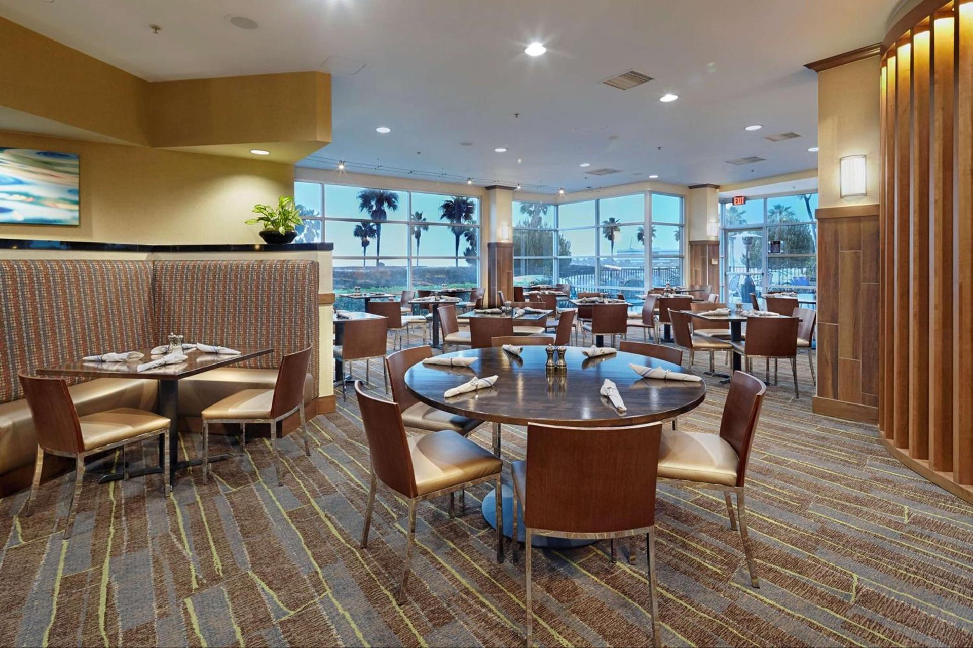 DoubleTree by Hilton San Francisco Airport North Bayfront photo 29