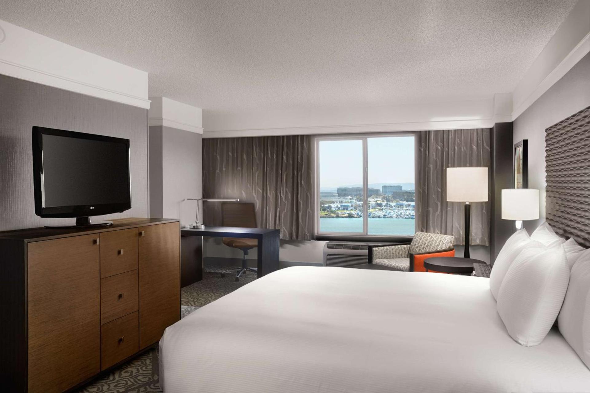 DoubleTree by Hilton San Francisco Airport North Bayfront photo 41