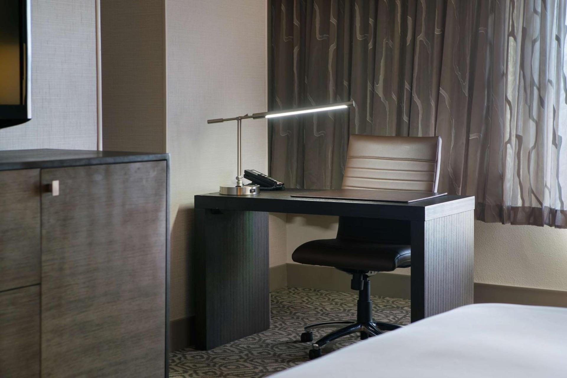 DoubleTree by Hilton San Francisco Airport North Bayfront photo 43