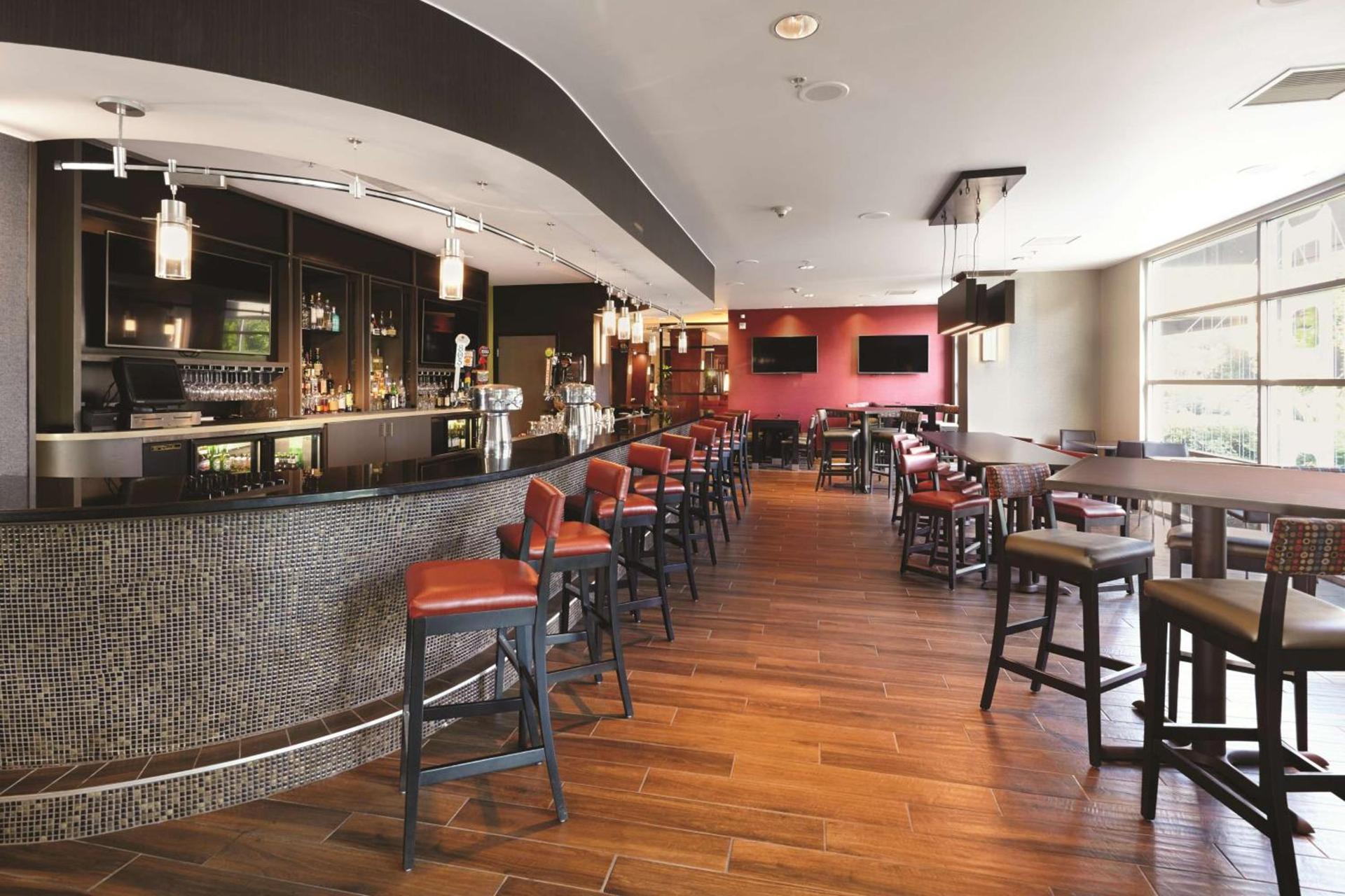 DoubleTree by Hilton San Francisco Airport North Bayfront photo 60