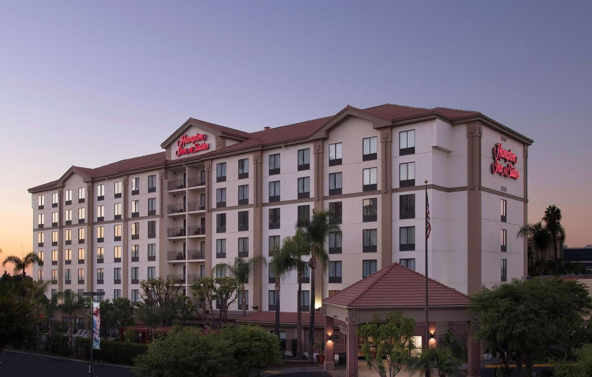Hampton Inn & Suites Anaheim Garden Grove photo 4
